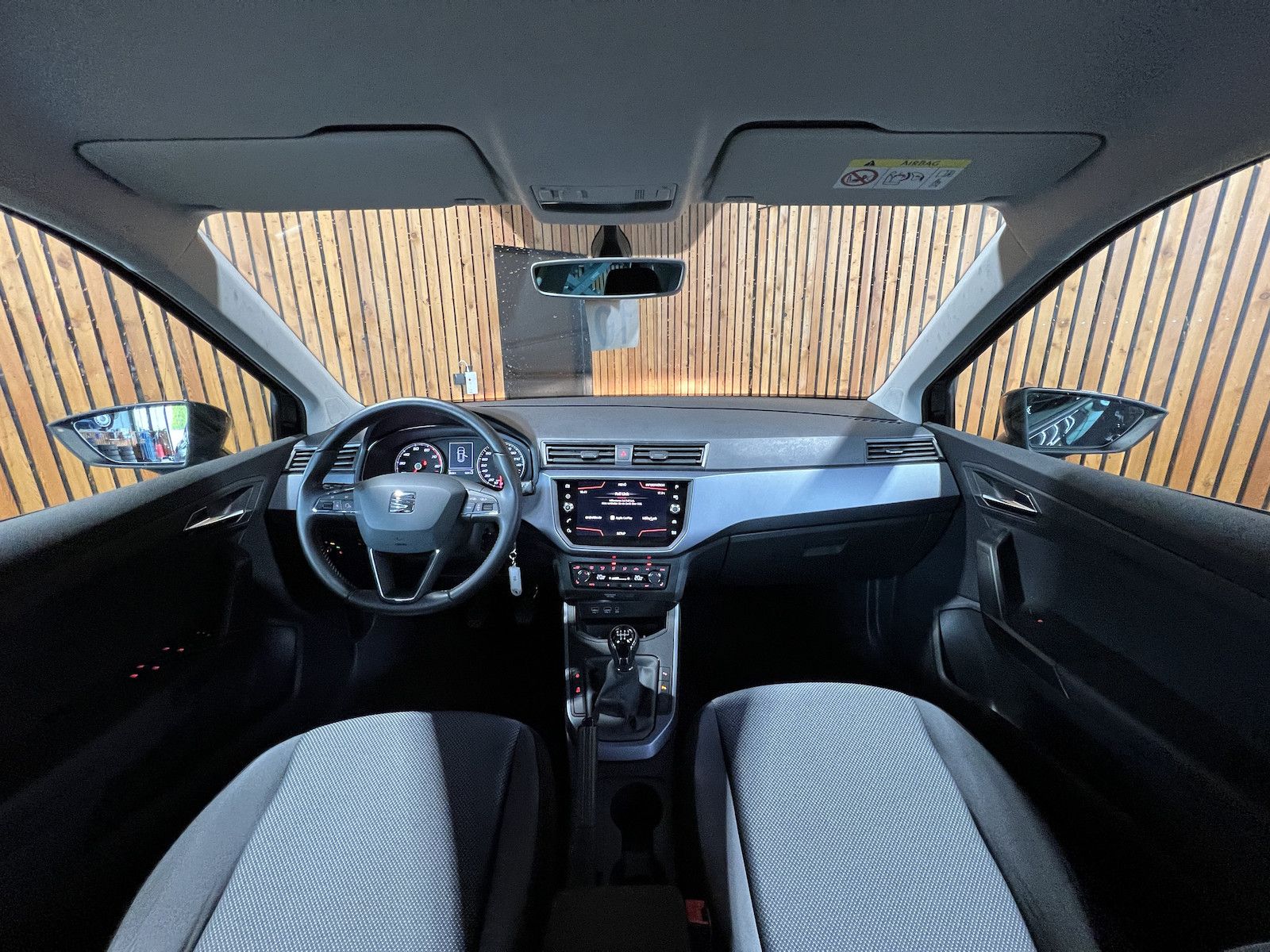 Fahrzeugabbildung SEAT Arona 1,0 TSI Style *Navi*Alu*PDC*Kamera*App*