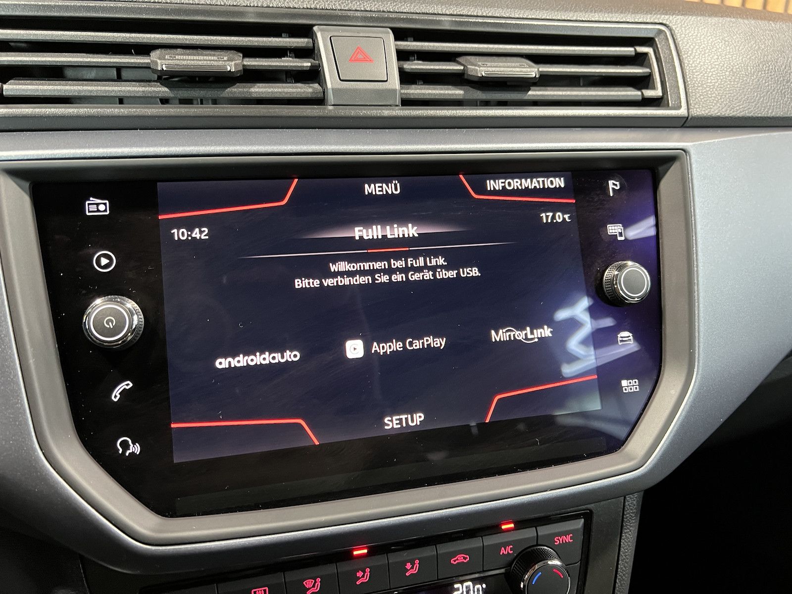 Fahrzeugabbildung SEAT Arona 1,0 TSI Style *Navi*Alu*PDC*Kamera*App*