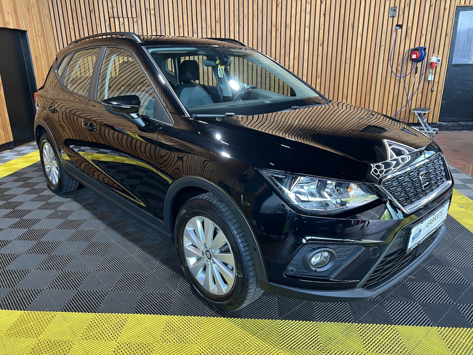 Fahrzeugabbildung SEAT Arona 1,0 TSI Style *Navi*Alu*PDC*Kamera*App*