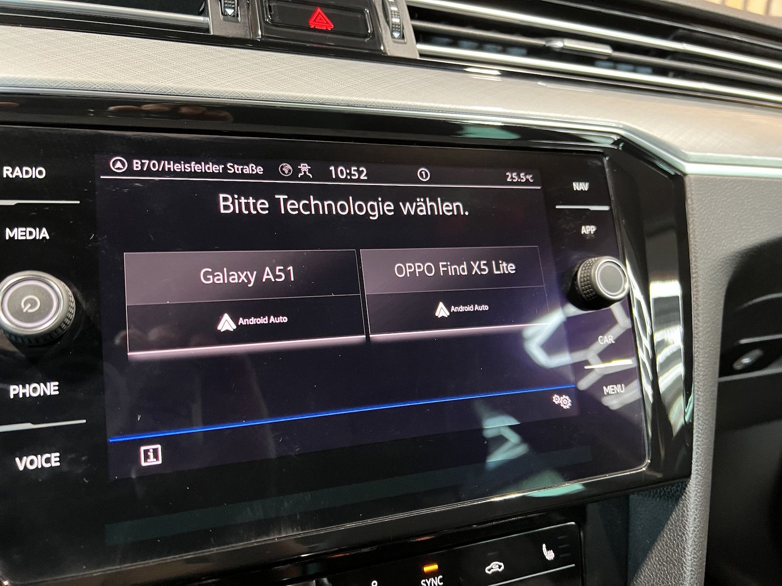 Fahrzeugabbildung Volkswagen Passat Variant 2,0 TDI DSG Navi*AHK*360°*Virtual