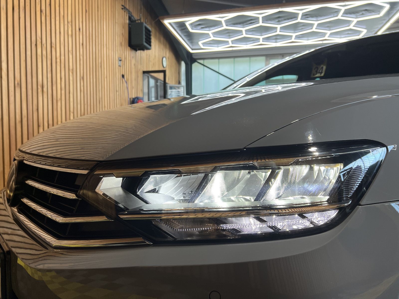 Fahrzeugabbildung Volkswagen Passat Variant 2,0 TDI DSG *Navi*LED*Kam*AHK*ACC