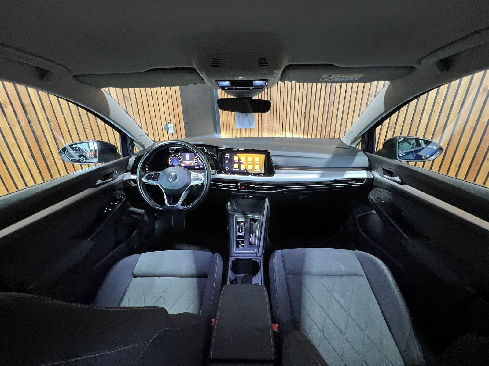 Fahrzeugabbildung Volkswagen Golf Variant 2,0 TDI DSG *Navi*ACC*LED*AHK*Kam*