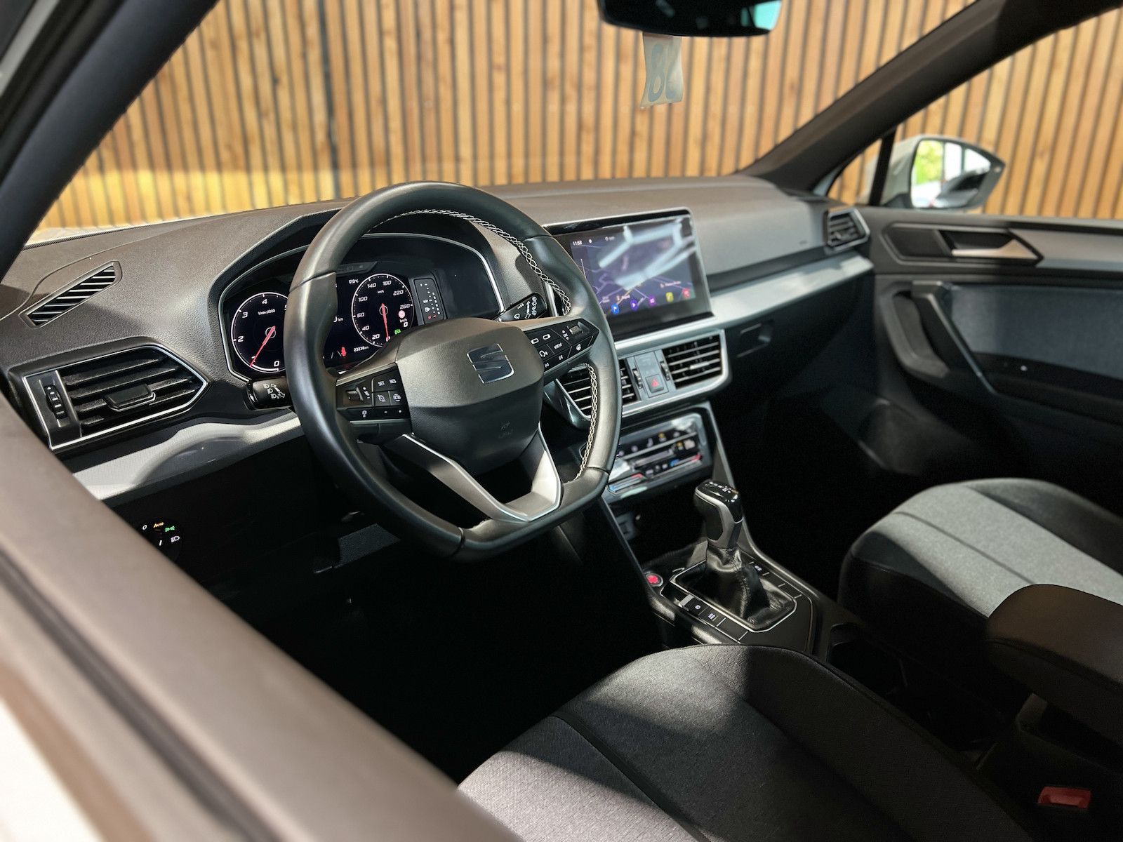 Fahrzeugabbildung SEAT Tarraco 2,0 TDI DSG Navi*LED*Kam*AHK*7-Sitzer*VC