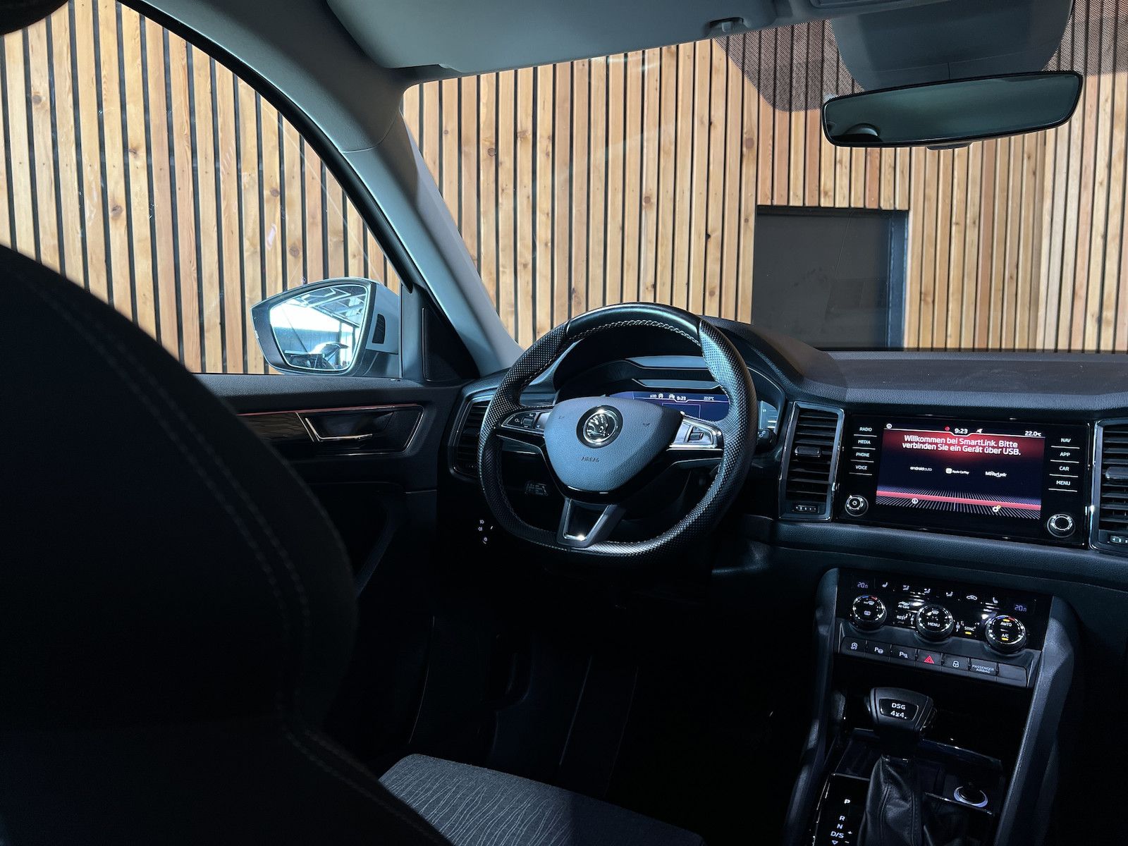 Fahrzeugabbildung SKODA Kodiaq 2,0TSI 4x4 DSG *Navi*LED*ACC*Virtual*Kam*