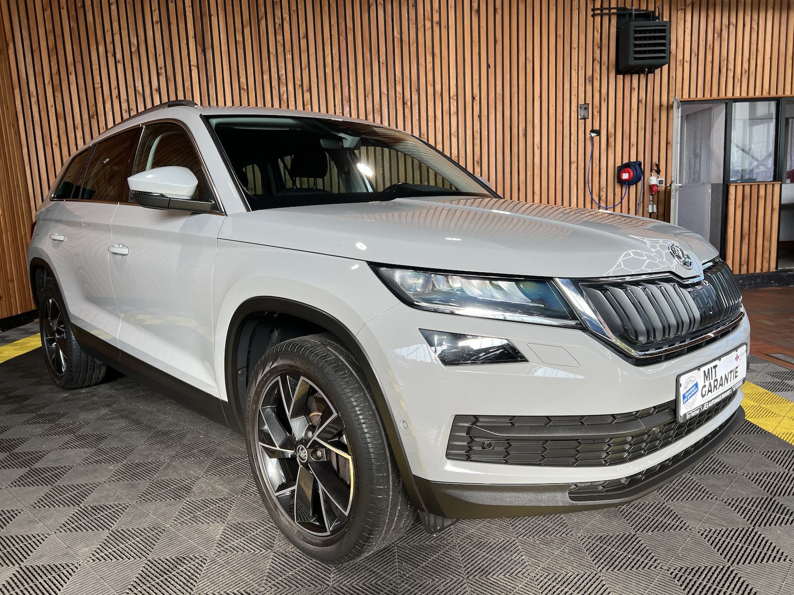 Fahrzeugabbildung SKODA Kodiaq 2,0TSI 4x4 DSG *Navi*LED*ACC*Virtual*Kam*