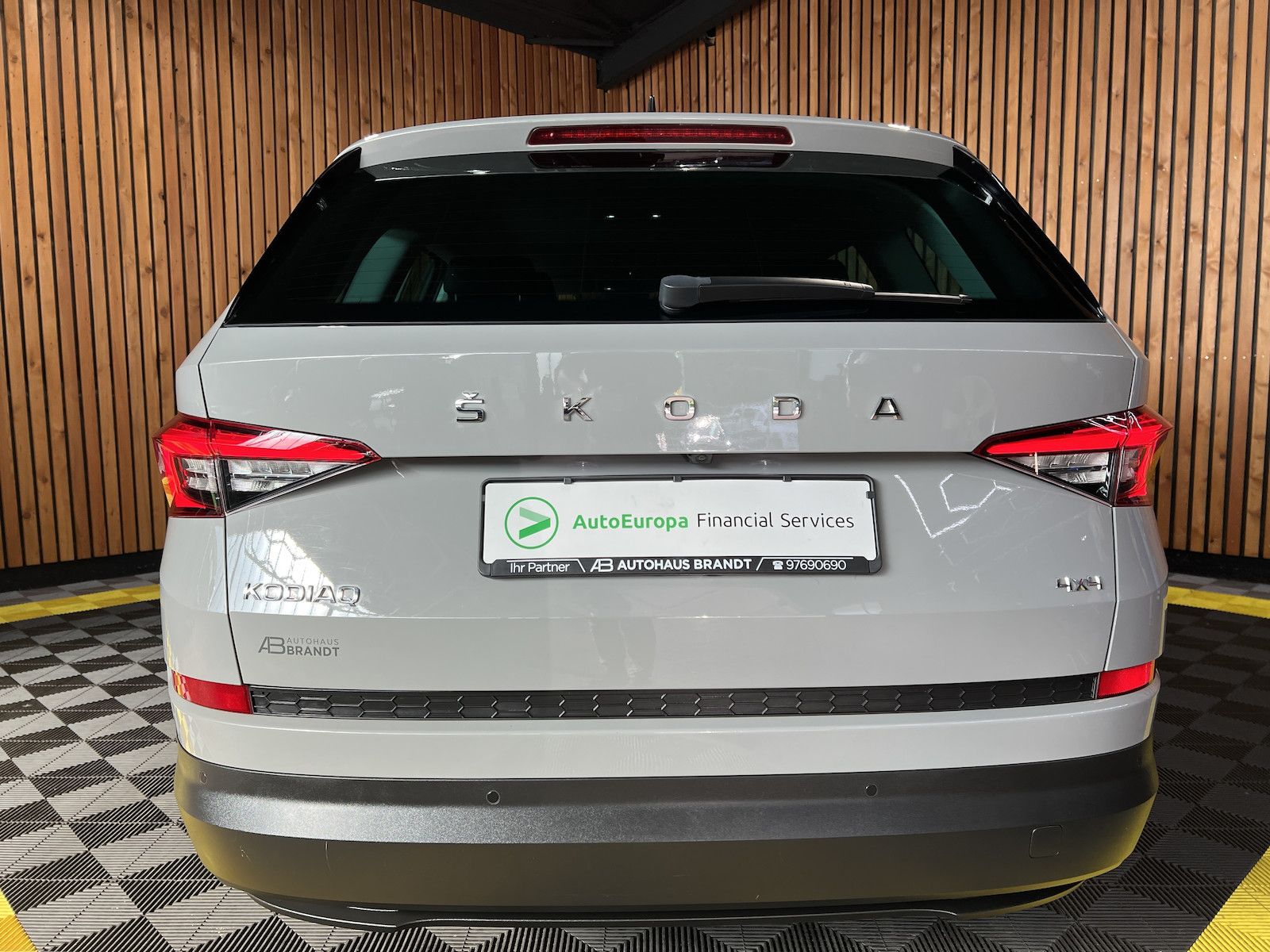 Fahrzeugabbildung SKODA Kodiaq 2,0TSI 4x4 DSG *Navi*LED*ACC*Virtual*Kam*