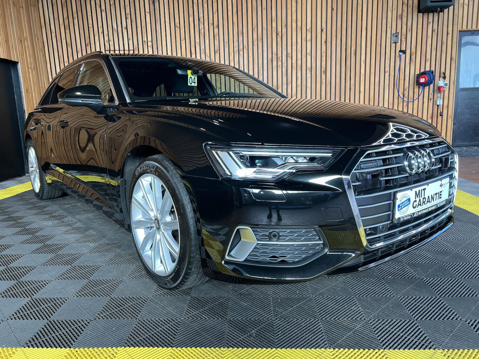 Fahrzeugabbildung Audi A6 Avant 45TFSI quattro *Navi*Matrix*Kam*ACC*AHK