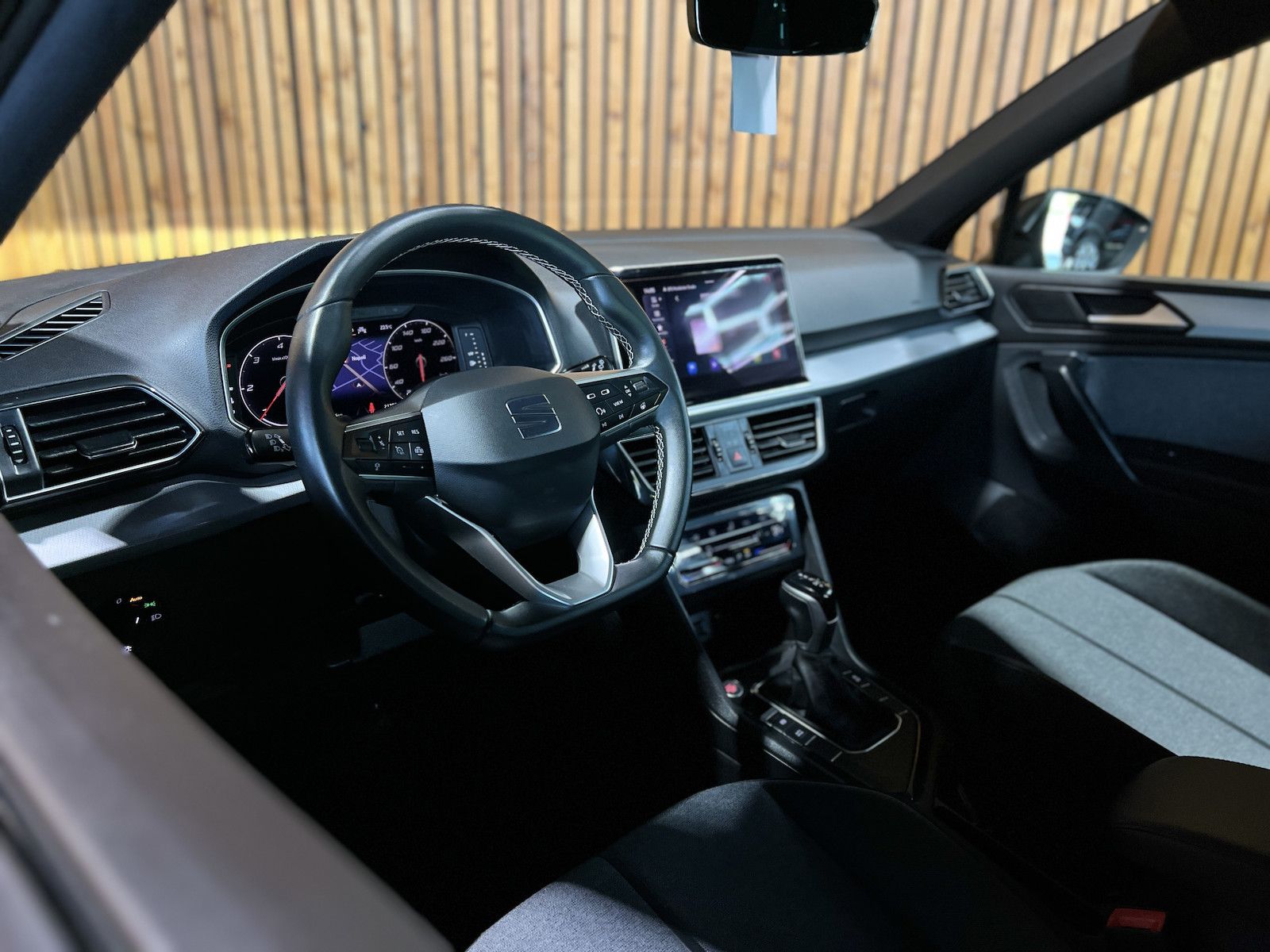 Fahrzeugabbildung SEAT Tarraco 2,0 TDI DSG Navi*LED*Kam*AHK*7-Sitzer*VC