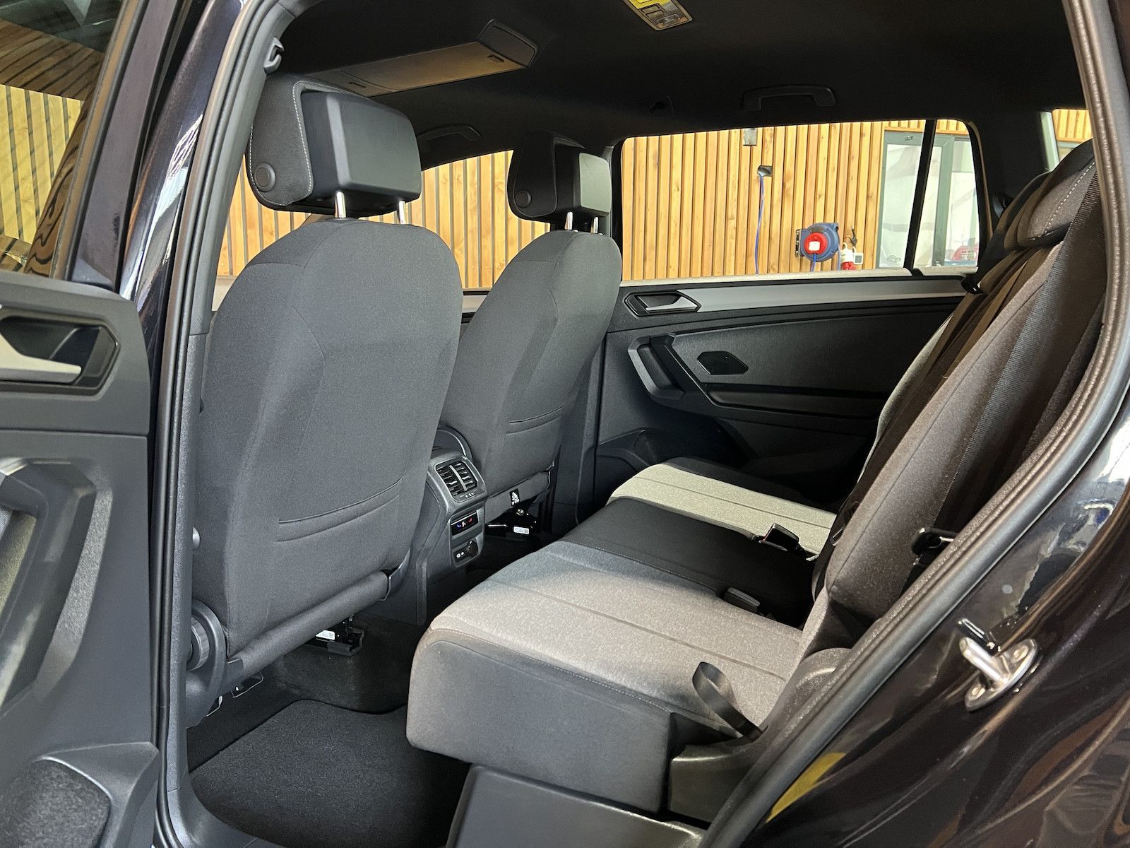 Fahrzeugabbildung SEAT Tarraco 2,0 TDI DSG Navi*LED*Kam*AHK*7-Sitzer*VC