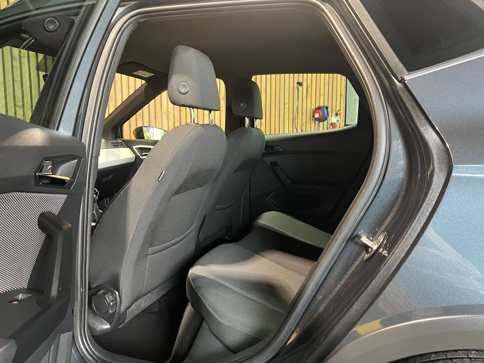 Fahrzeugabbildung SEAT Arona 1,6 TDI Xcellence *Navi*App*PDC*SHz*Alu*