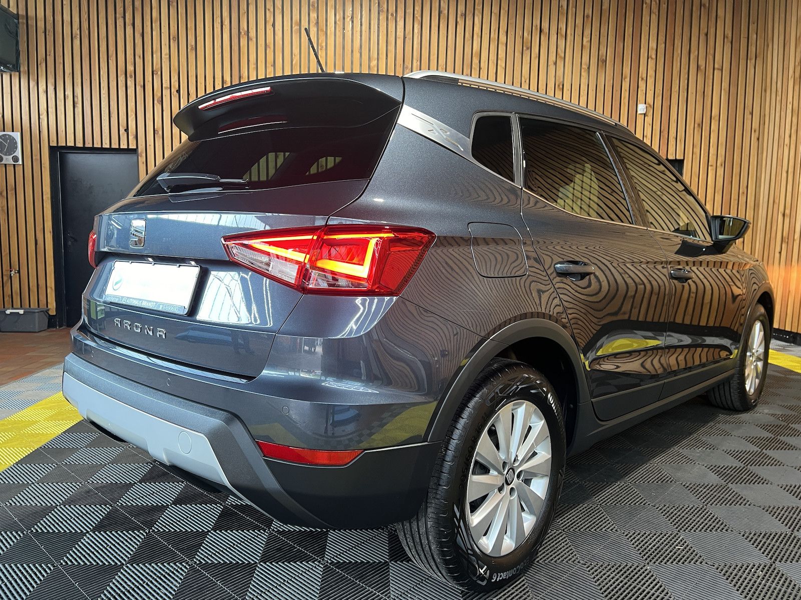 Fahrzeugabbildung SEAT Arona 1,6 TDI Xcellence *Navi*App*PDC*SHz*Alu*