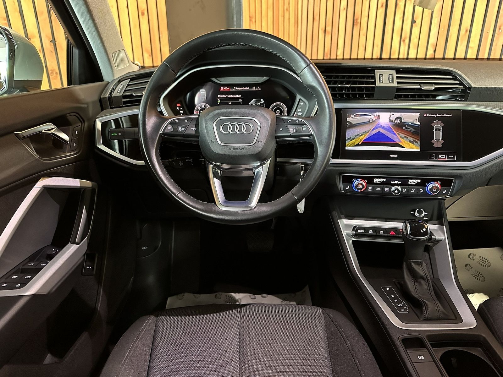 Fahrzeugabbildung Audi Q3 Sportback 35TDI Aut. *Navi*LED*Virtual*Kamera