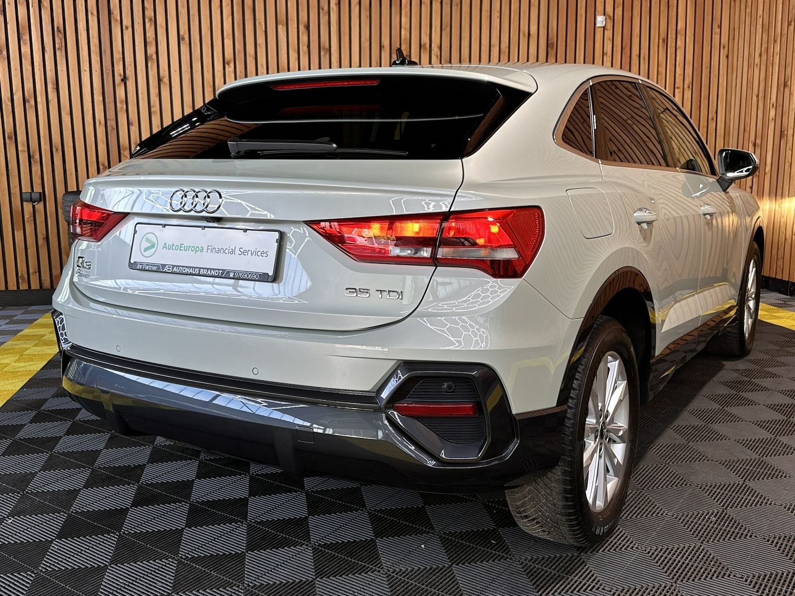 Fahrzeugabbildung Audi Q3 Sportback 35TDI Aut. *Navi*LED*Virtual*Kamera