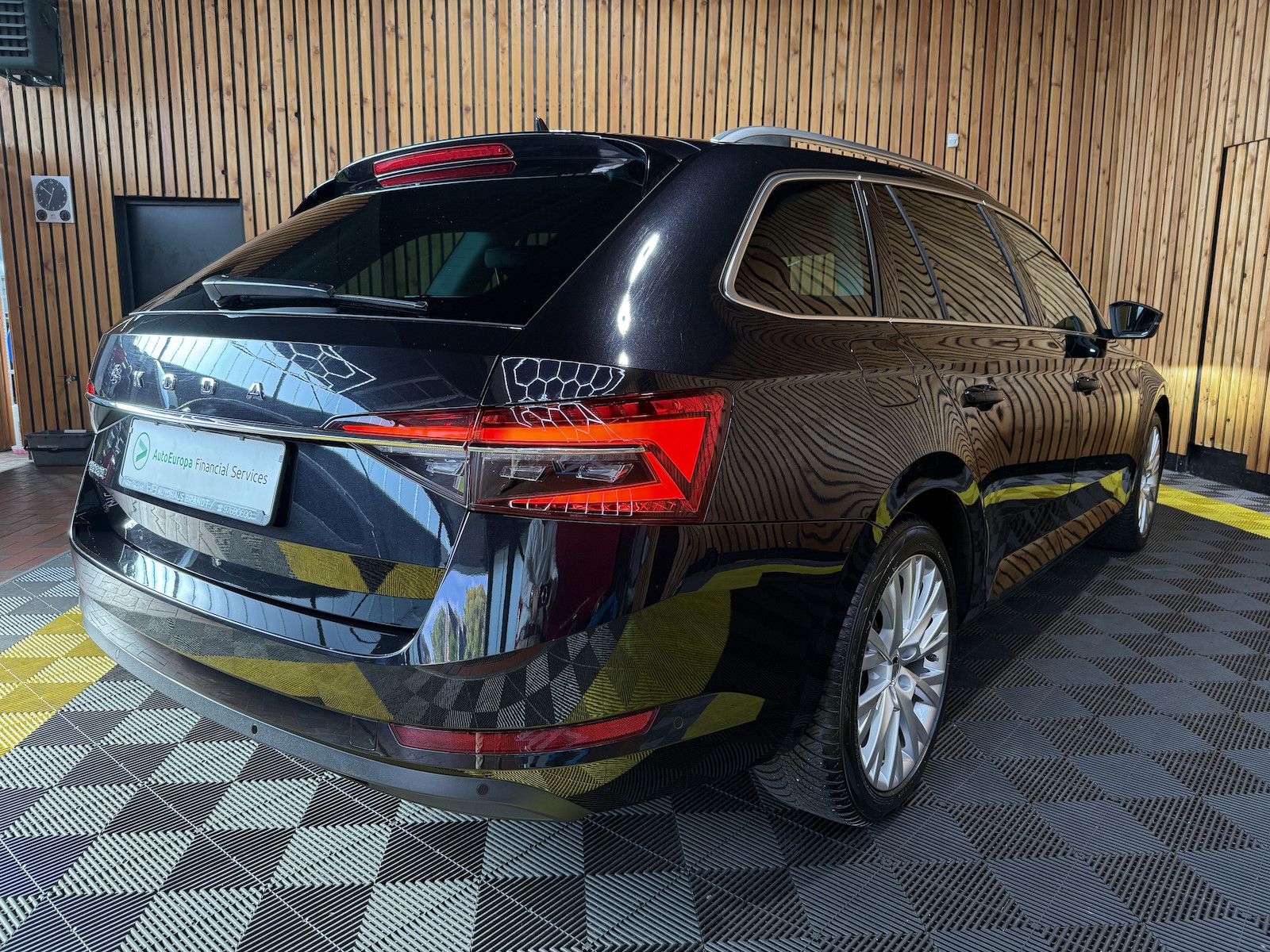 Fahrzeugabbildung SKODA Superb Combi Style TDI DSG *Navi*ACC*Virtual*AHK