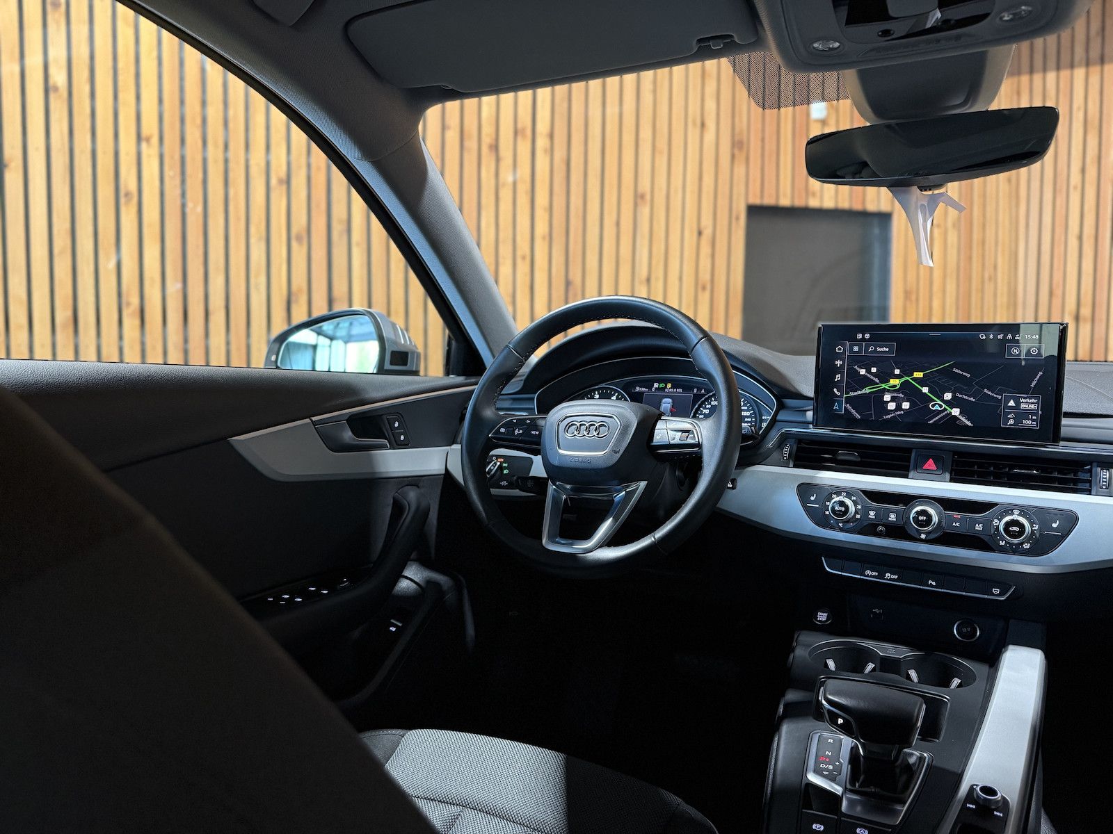 Fahrzeugabbildung Audi A4 Avant 2,0 TDI Aut. *Navi+*ACC*AHK*Kamera*LED*