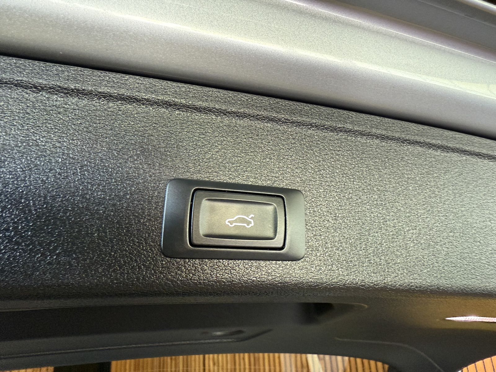 Fahrzeugabbildung Audi A4 Avant 2,0 TDI Aut. *Navi+*ACC*AHK*Kamera*LED*