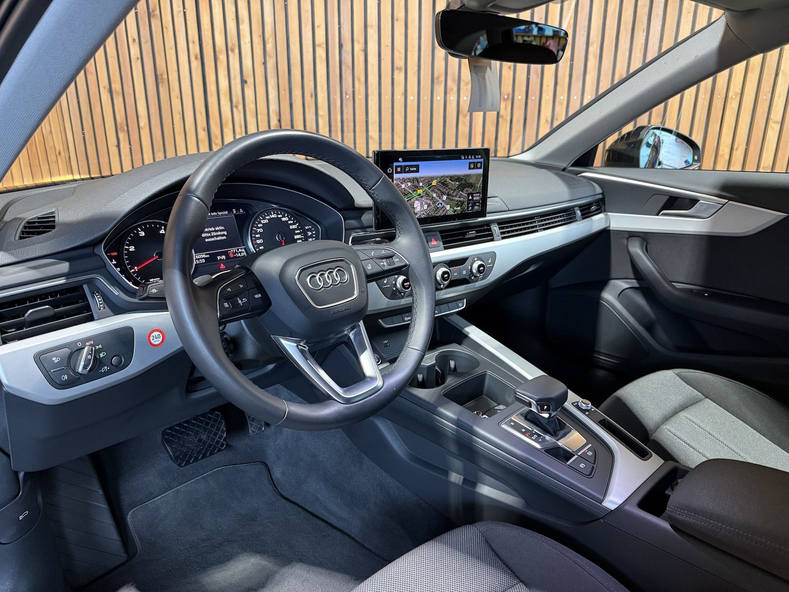 Fahrzeugabbildung Audi A4 Avant 2,0 TDI Aut. *Navi+*ACC*AHK*Kamera*LED*