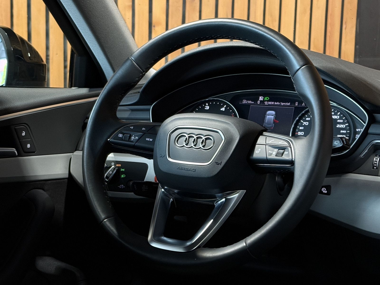 Fahrzeugabbildung Audi A4 Avant 2,0 TDI Aut. *Navi+*ACC*AHK*Kamera*LED*