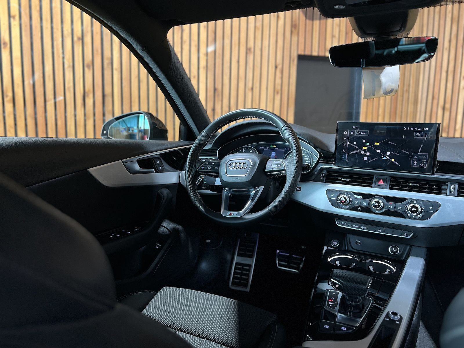 Fahrzeugabbildung Audi A4 Avant 2x S Line TDI Aut. *Navi*ACC*Matrix*PDC