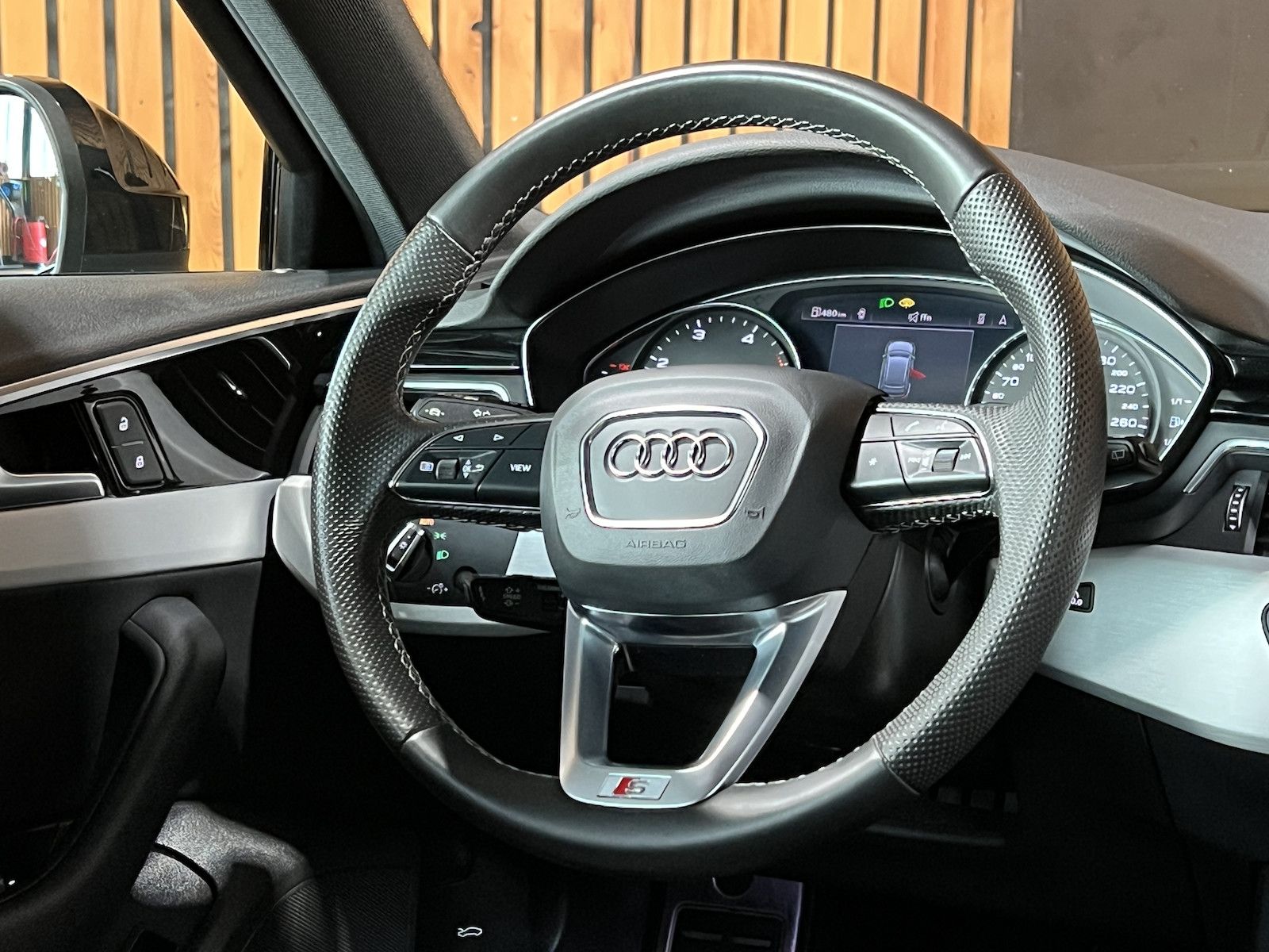 Fahrzeugabbildung Audi A4 Avant 2x S Line TDI Aut. *Navi*ACC*Matrix*PDC