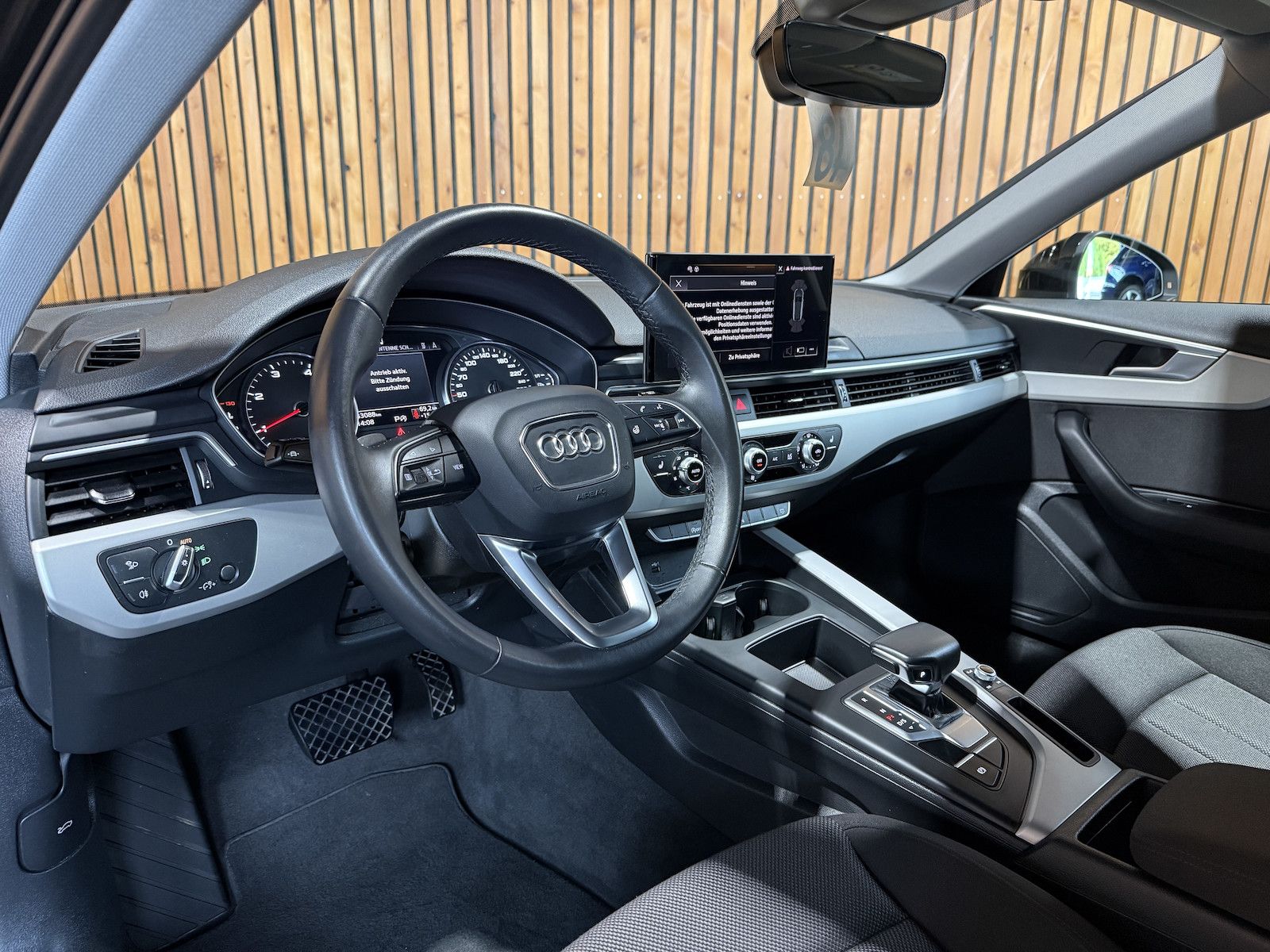 Fahrzeugabbildung Audi A4 Avant advanced TDI Aut. *Navi+*ACC*Kamera*LED