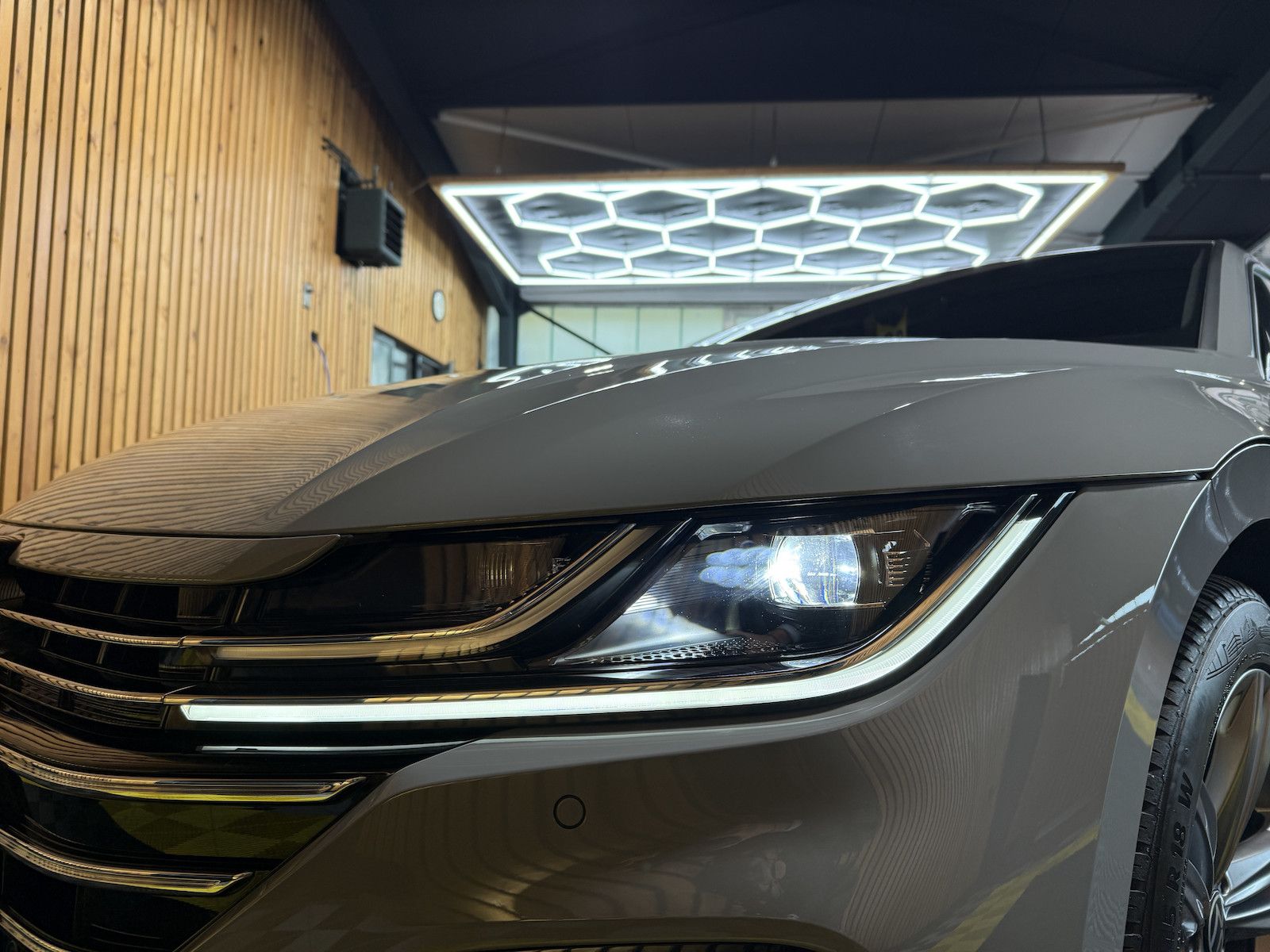 Fahrzeugabbildung Volkswagen Arteon Shooting B. R-Line Navi*Kam*Virtual*Keyl.