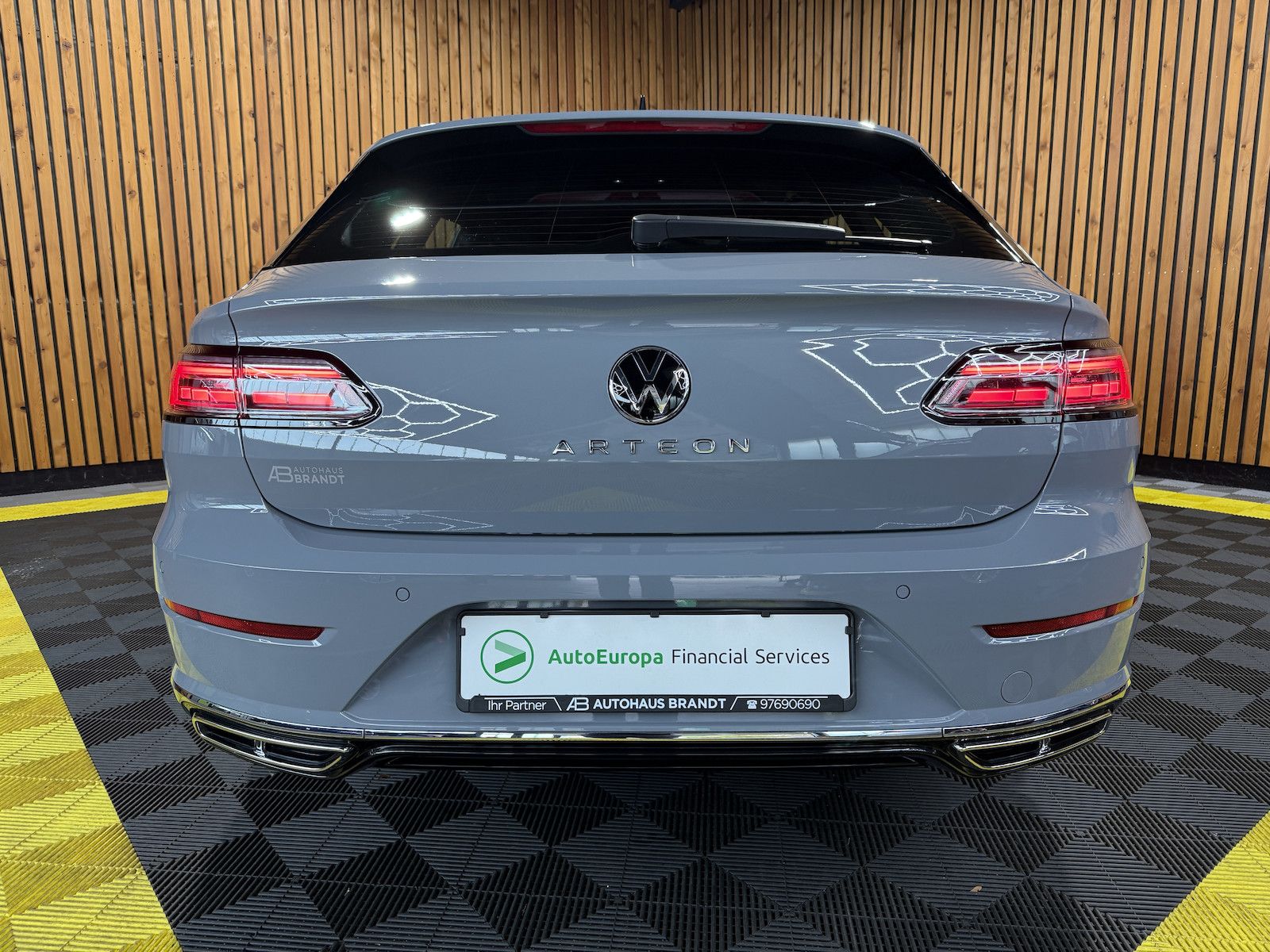 Fahrzeugabbildung Volkswagen Arteon Shooting B. R-Line Navi*Kam*Virtual*Keyl.