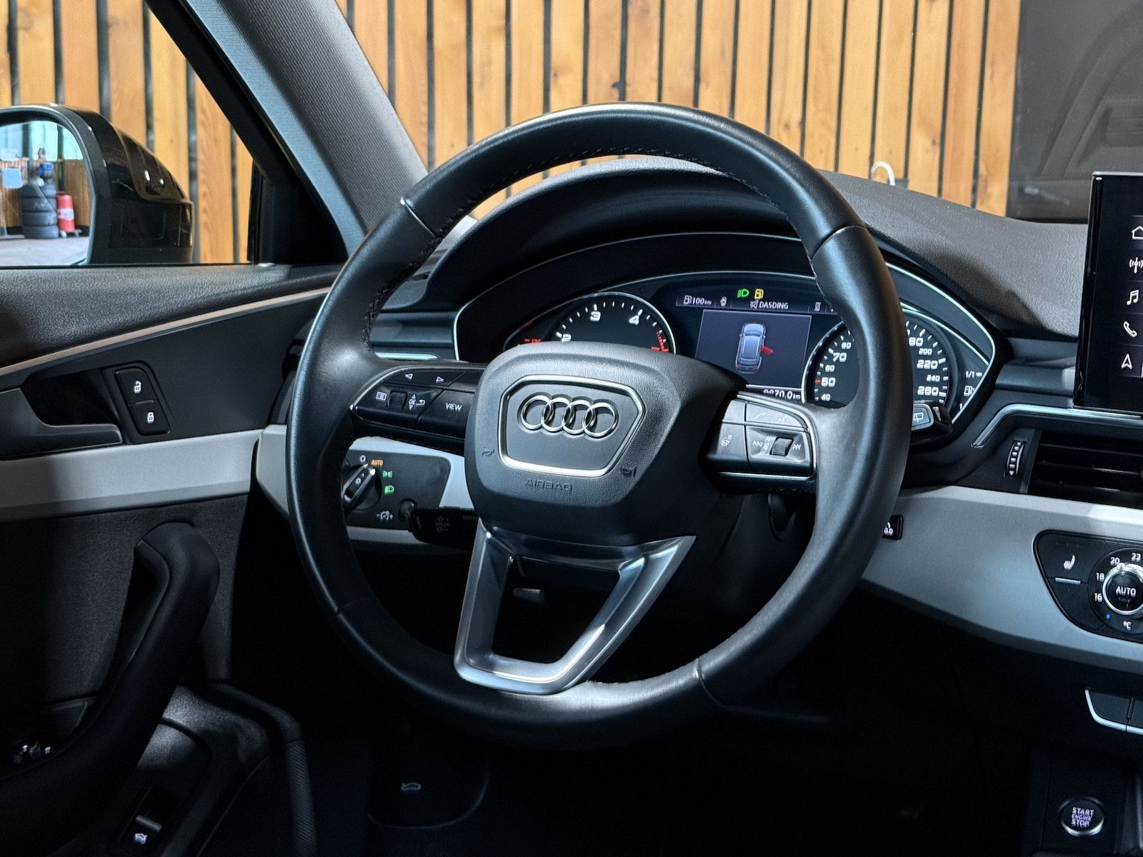 Fahrzeugabbildung Audi A4 Avant 2,0 TDI Aut. *Navi+*ACC*AHK*Kamera*LED*