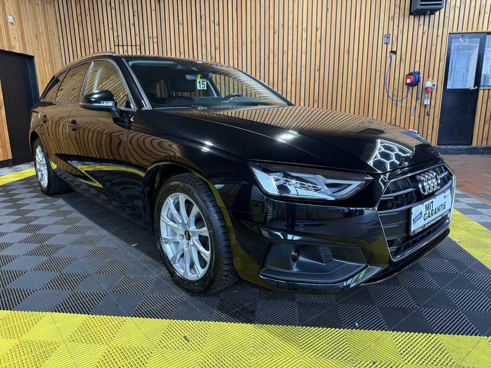 Fahrzeugabbildung Audi A4 Avant 2,0 TDI Aut. *Navi+*ACC*AHK*Kamera*LED*