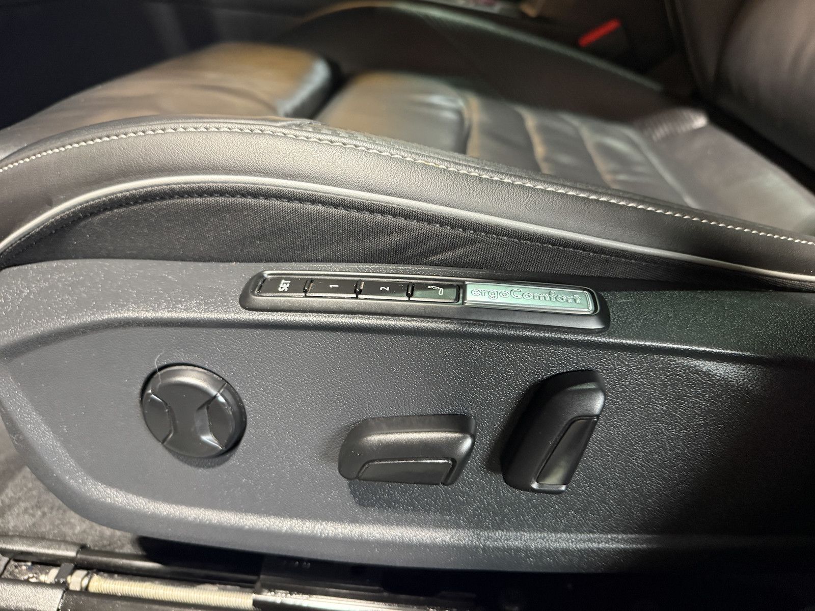 Fahrzeugabbildung Volkswagen Arteon Shooting B. R-Line Navi*IQ*Area*AHK*Leder