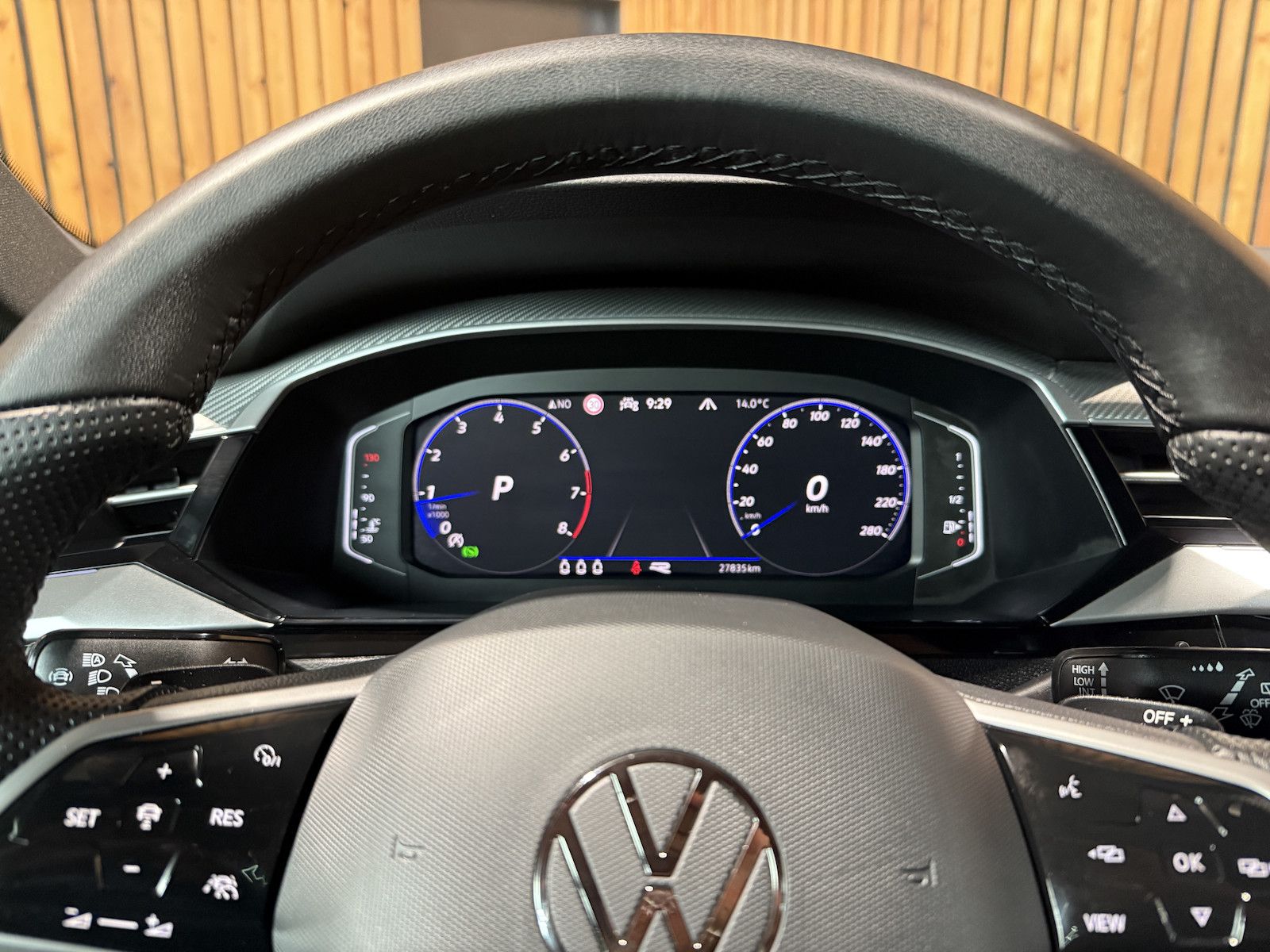 Fahrzeugabbildung Volkswagen Arteon Shooting B. R-Line Navi*IQ*Area*AHK*Leder