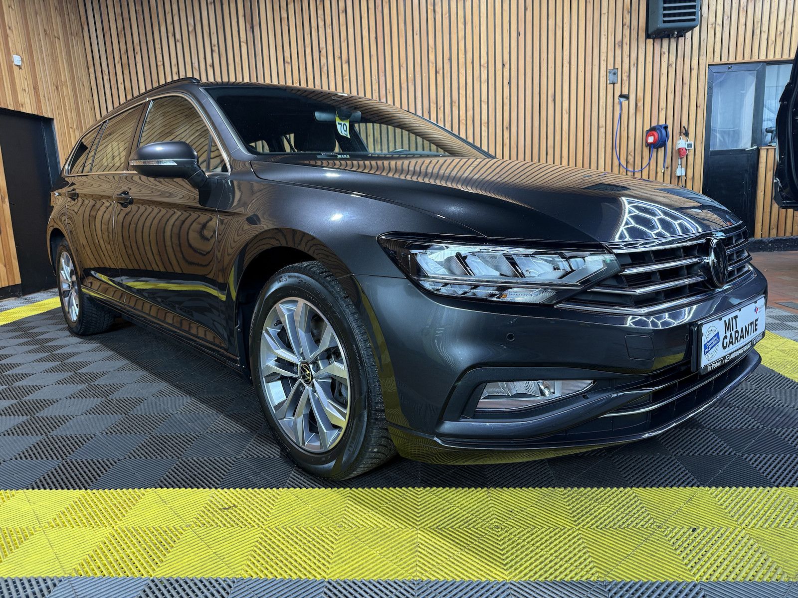 Fahrzeugabbildung Volkswagen Passat Variant 2,0 TSI DSG *Navi*LED*Kam*AHK*ACC