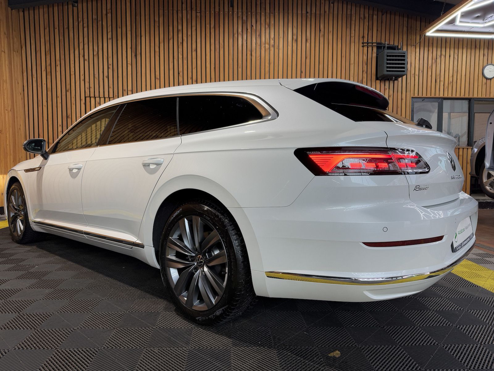 Fahrzeugabbildung Volkswagen Arteon Shooting B. TDI *Navi*LED*Virtual*Kam*ACC