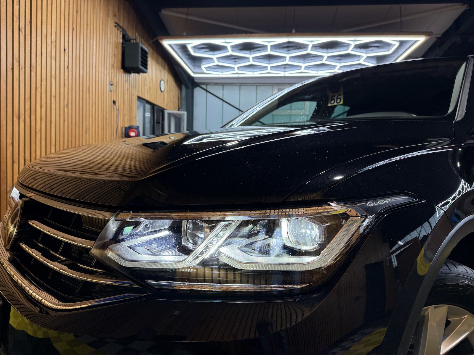 Fahrzeugabbildung Volkswagen Tiguan 2,0 TSI Eleg. 4M *Navi*Matrix*Virtual*AHK