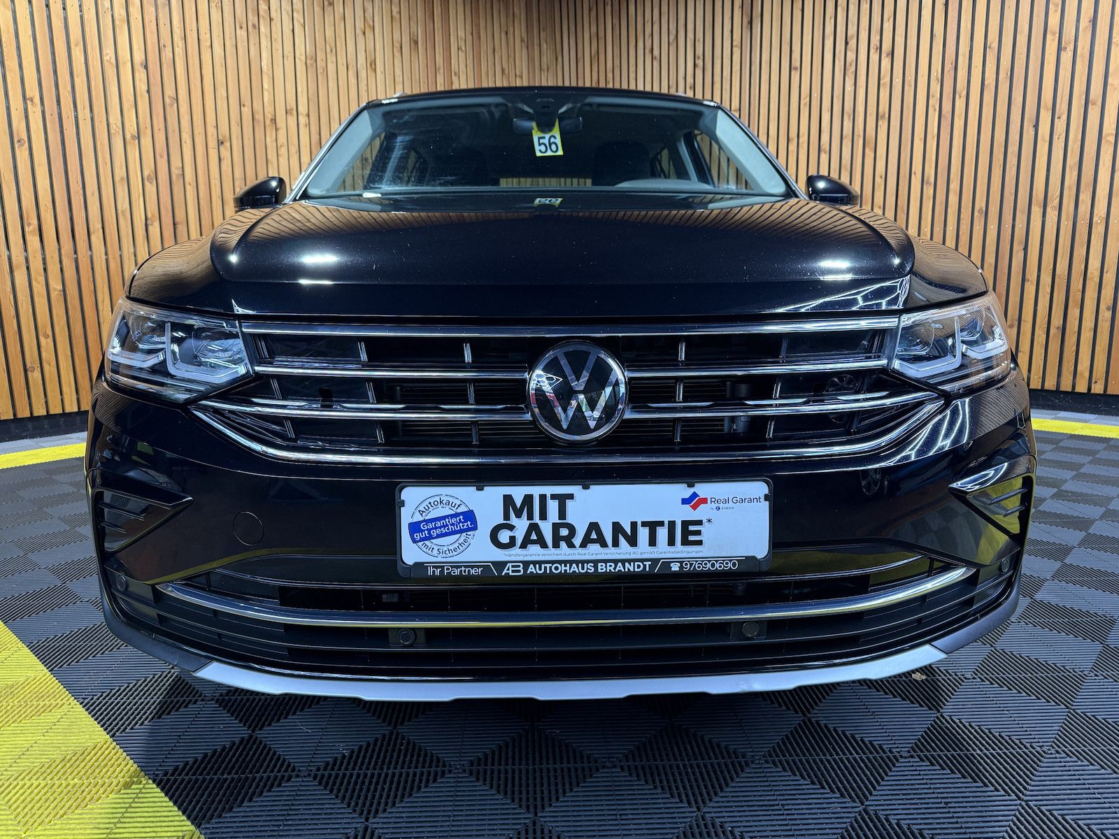 Fahrzeugabbildung Volkswagen Tiguan 2,0 TSI Eleg. 4M *Navi*Matrix*Virtual*AHK