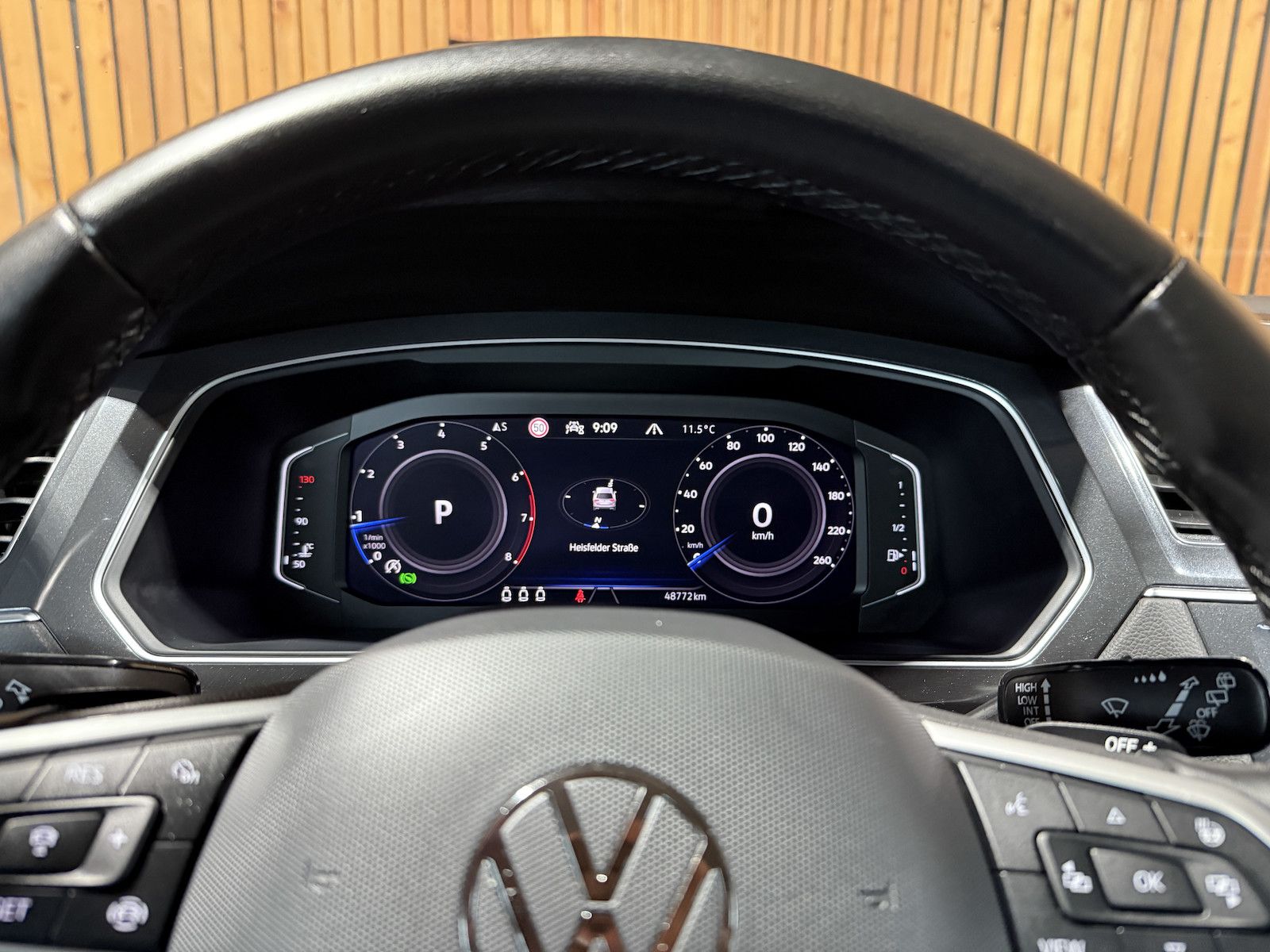 Fahrzeugabbildung Volkswagen Tiguan 2,0 TSI Eleg. 4M *Navi*Matrix*Virtual*AHK