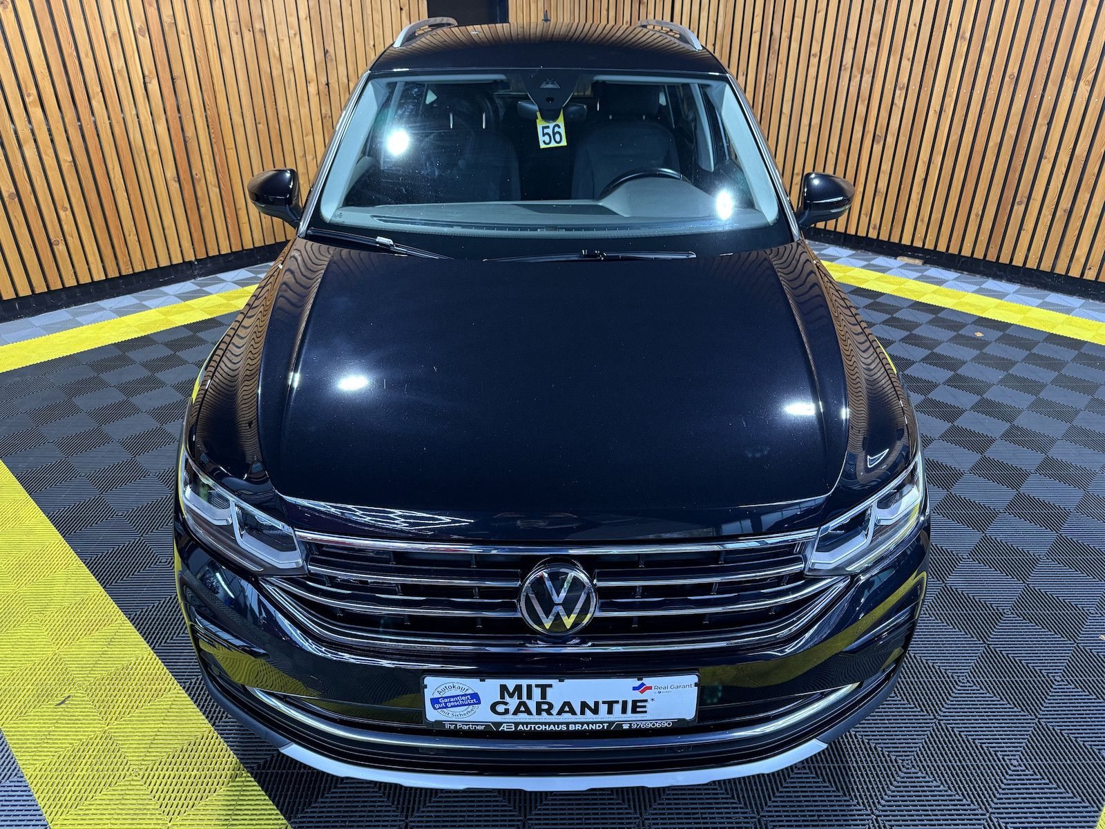 Fahrzeugabbildung Volkswagen Tiguan 2,0 TSI Eleg. 4M *Navi*Matrix*Virtual*AHK