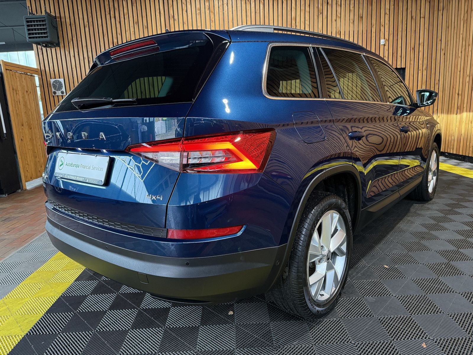 Fahrzeugabbildung SKODA Kodiaq 2,0 TDI 4x4 *Navi*LED*Virtual*Pano*Canton