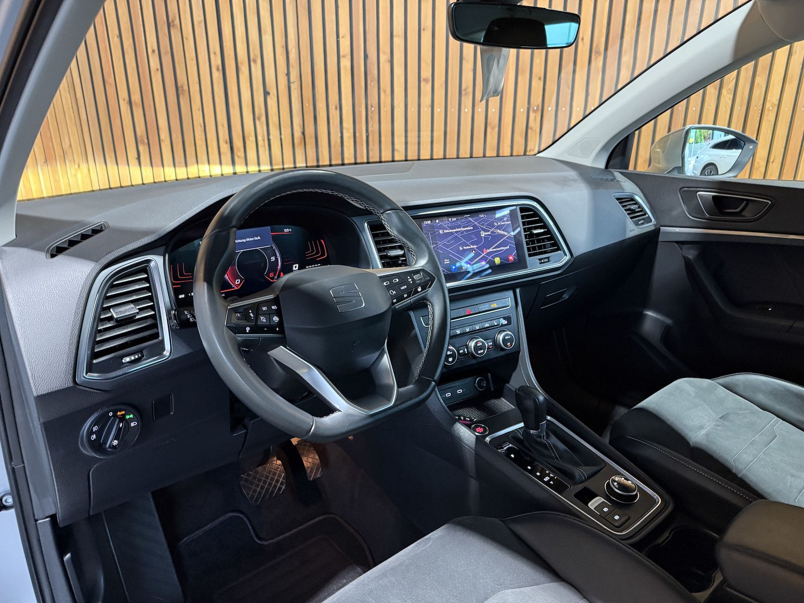 Fahrzeugabbildung SEAT Ateca 2,0 TDI DSG *Navi*LED*Kam*Virtual*AHK*ACC*