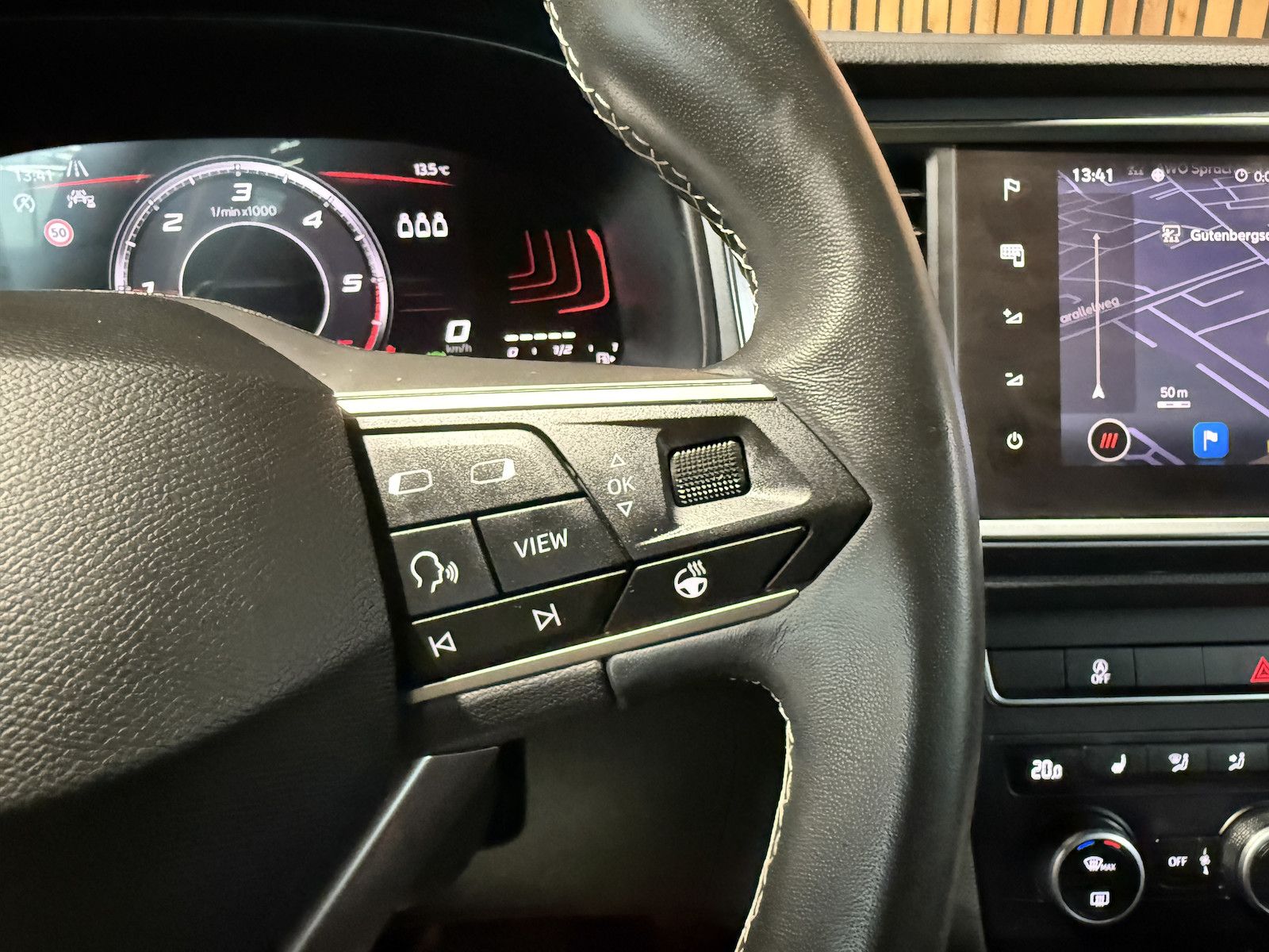 Fahrzeugabbildung SEAT Ateca 2,0 TDI DSG *Navi*LED*Kam*Virtual*AHK*ACC*