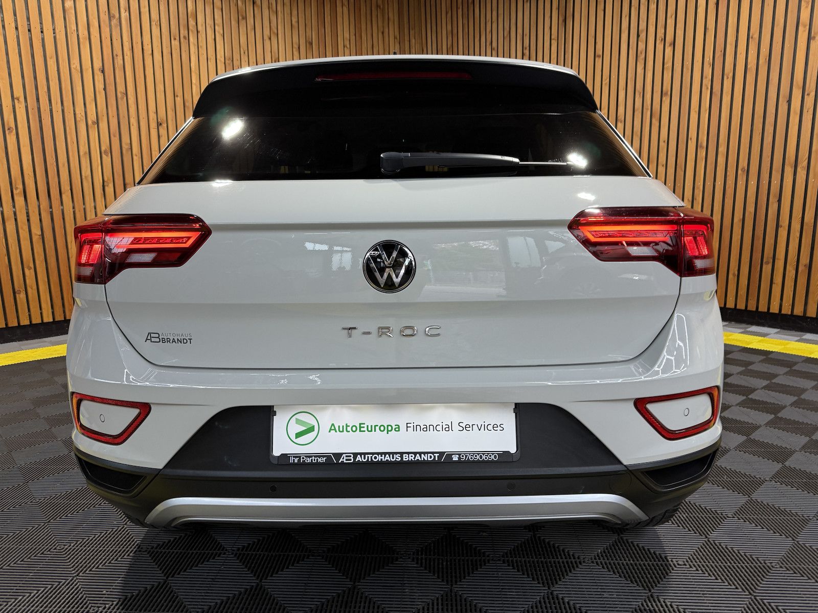 Fahrzeugabbildung Volkswagen T-Roc 2,0 TDI Life DSG *Navi*LED*Kam*Virtual*ACC