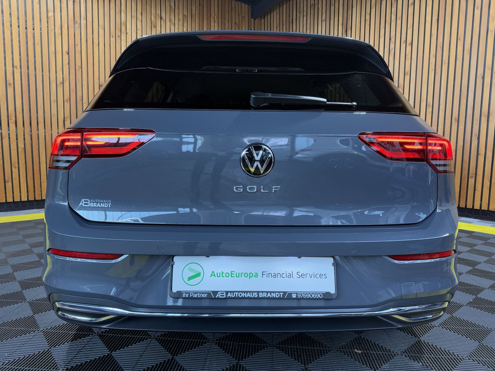 Fahrzeugabbildung Volkswagen Golf 2,0 TDI Active DSG Navi*ACC*LED*AHK*Kam*App