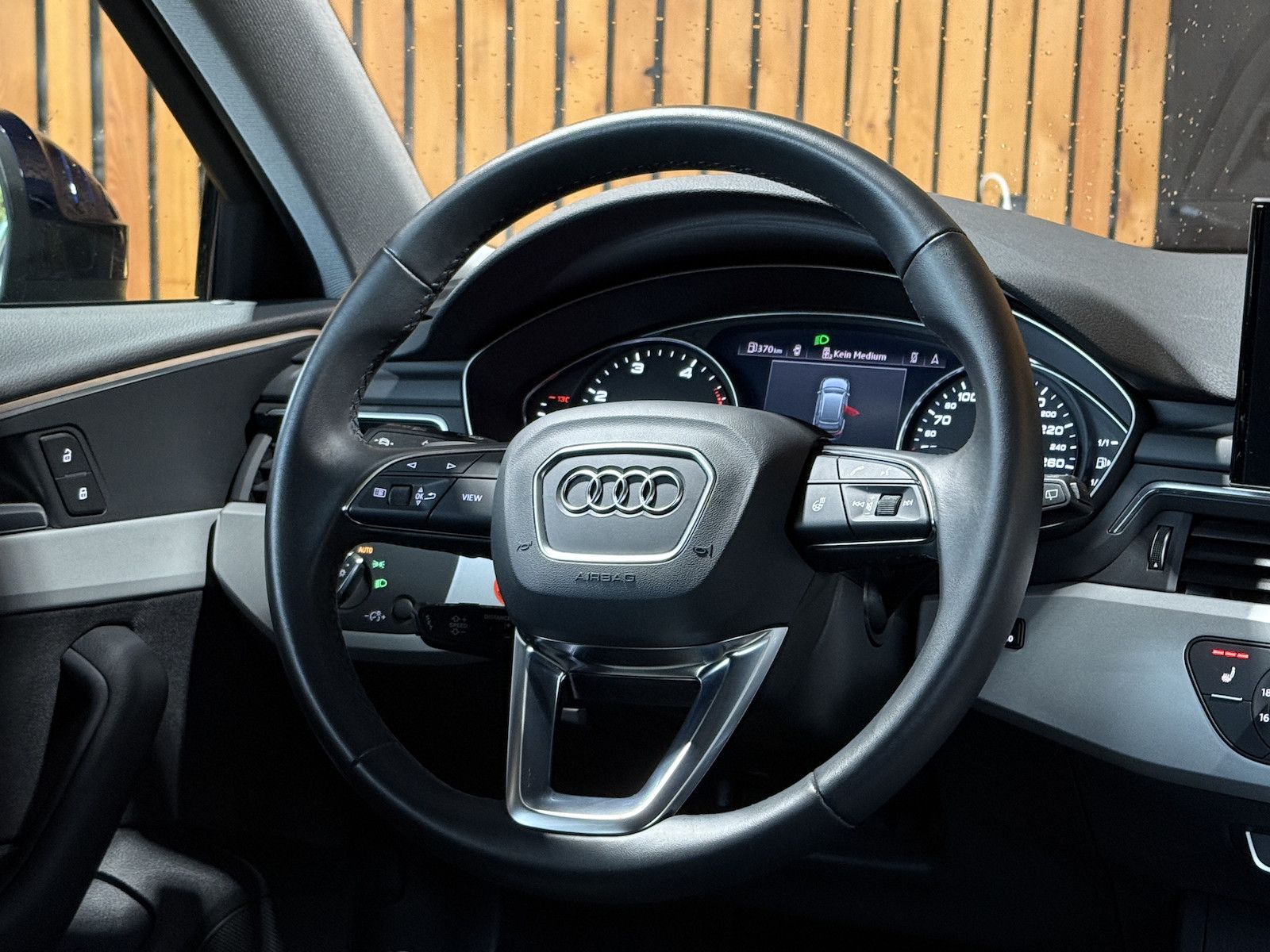 Fahrzeugabbildung Audi A4 Avant 2,0 TDI Aut. *Navi+*ACC*AHK*Kamera*LED*