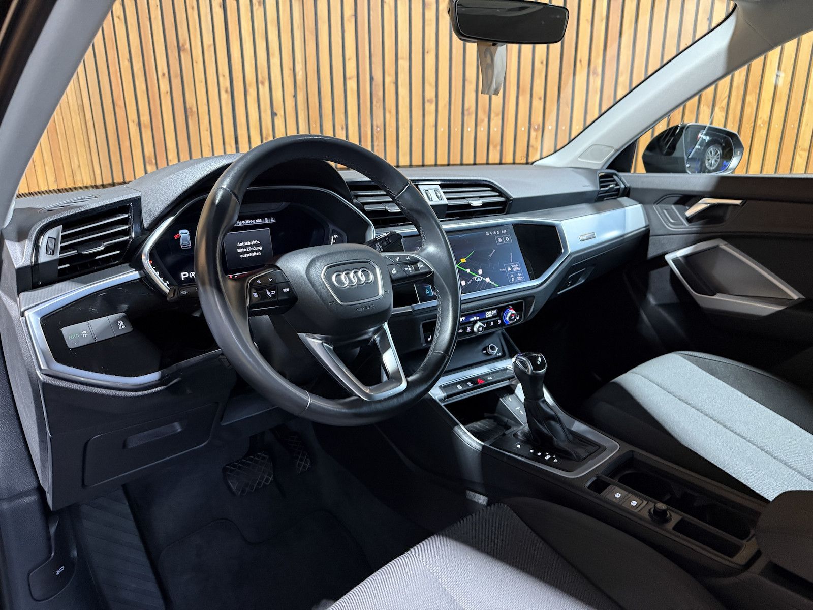 Fahrzeugabbildung Audi Q3 35 TDI advanced Aut. Navi*LED*Virtual*Kam*AHK