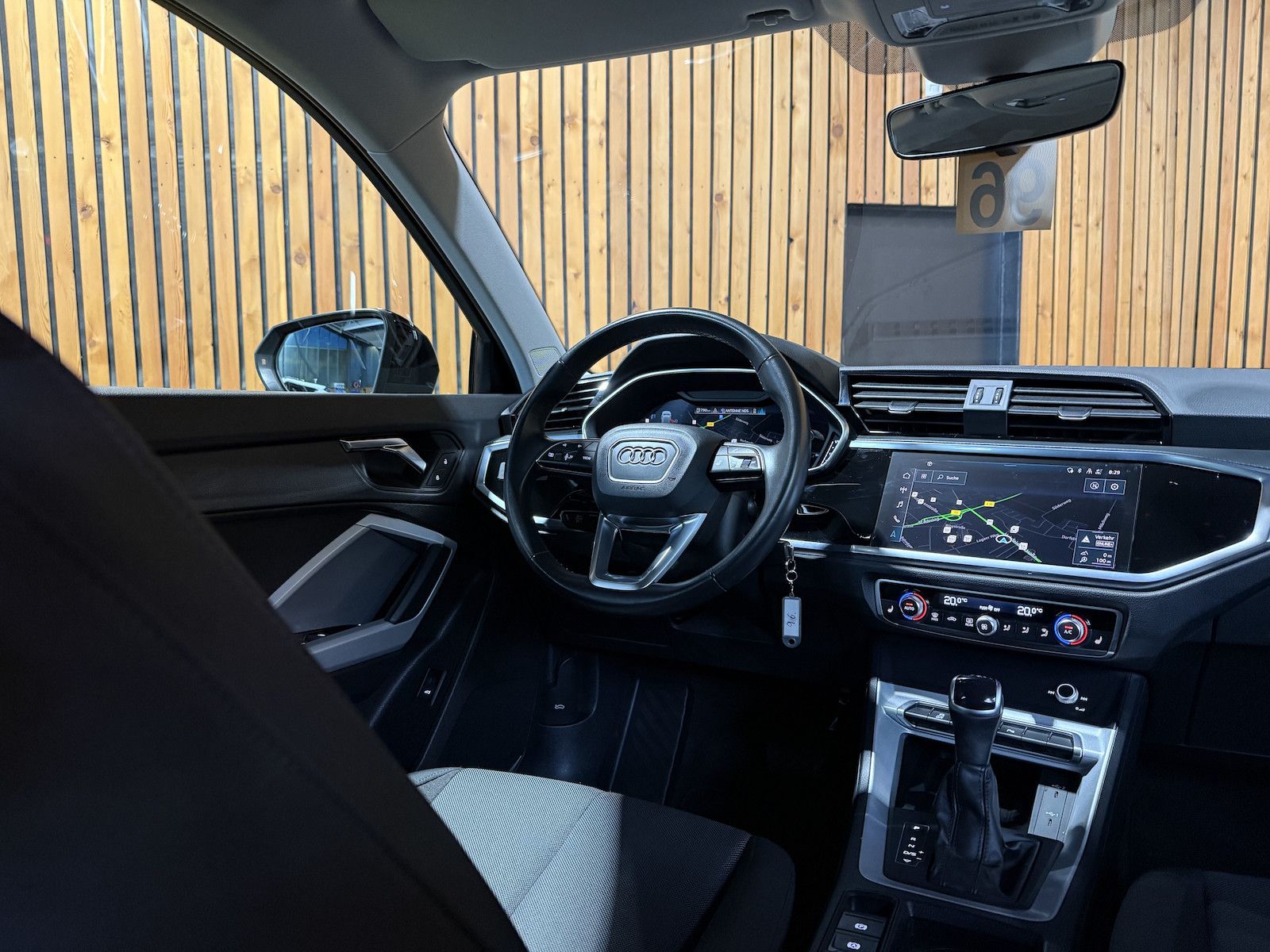 Fahrzeugabbildung Audi Q3 35 TDI advanced Aut. Navi*LED*Virtual*Kam*AHK