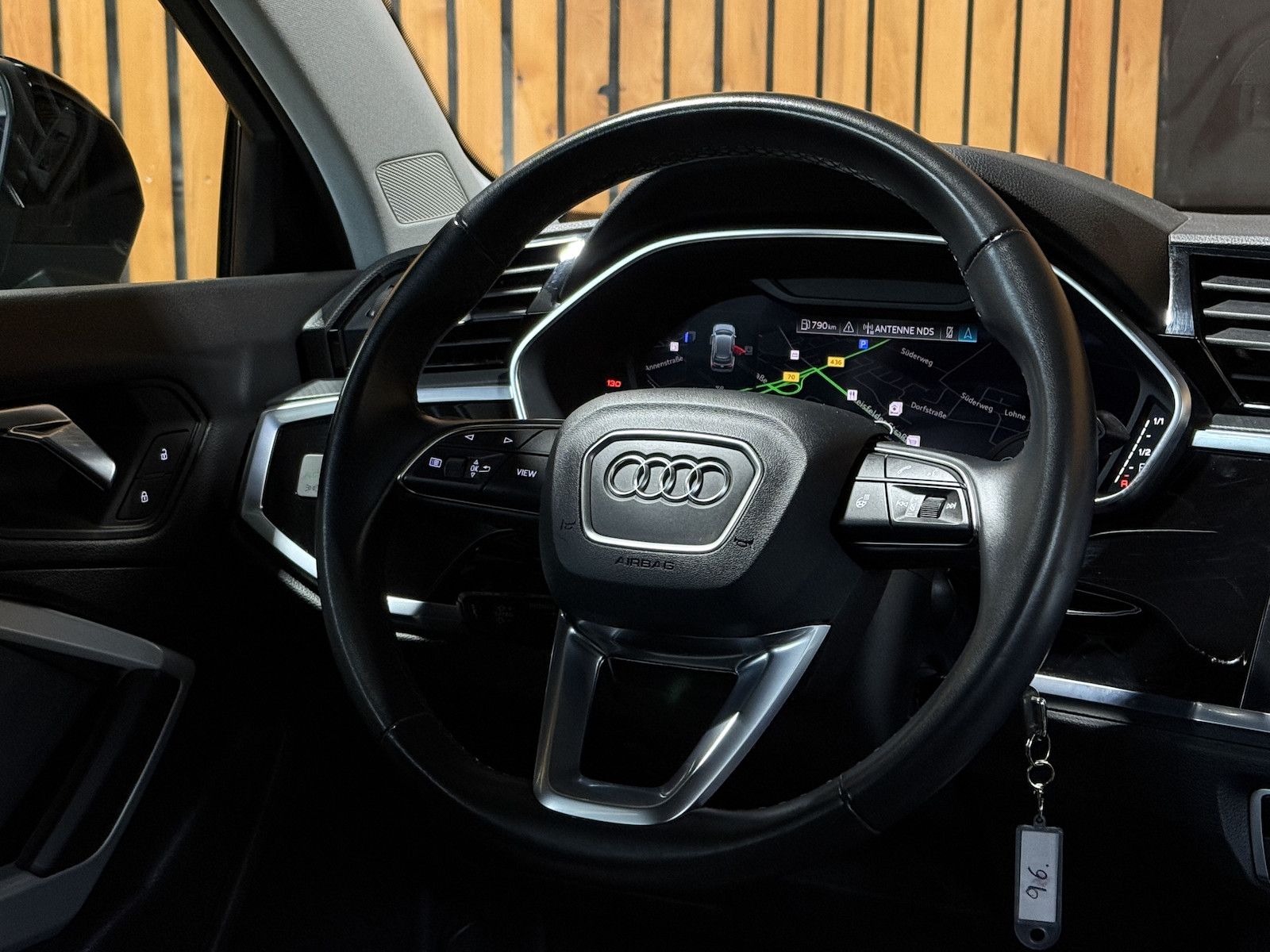 Fahrzeugabbildung Audi Q3 35 TDI advanced Aut. Navi*LED*Virtual*Kam*AHK