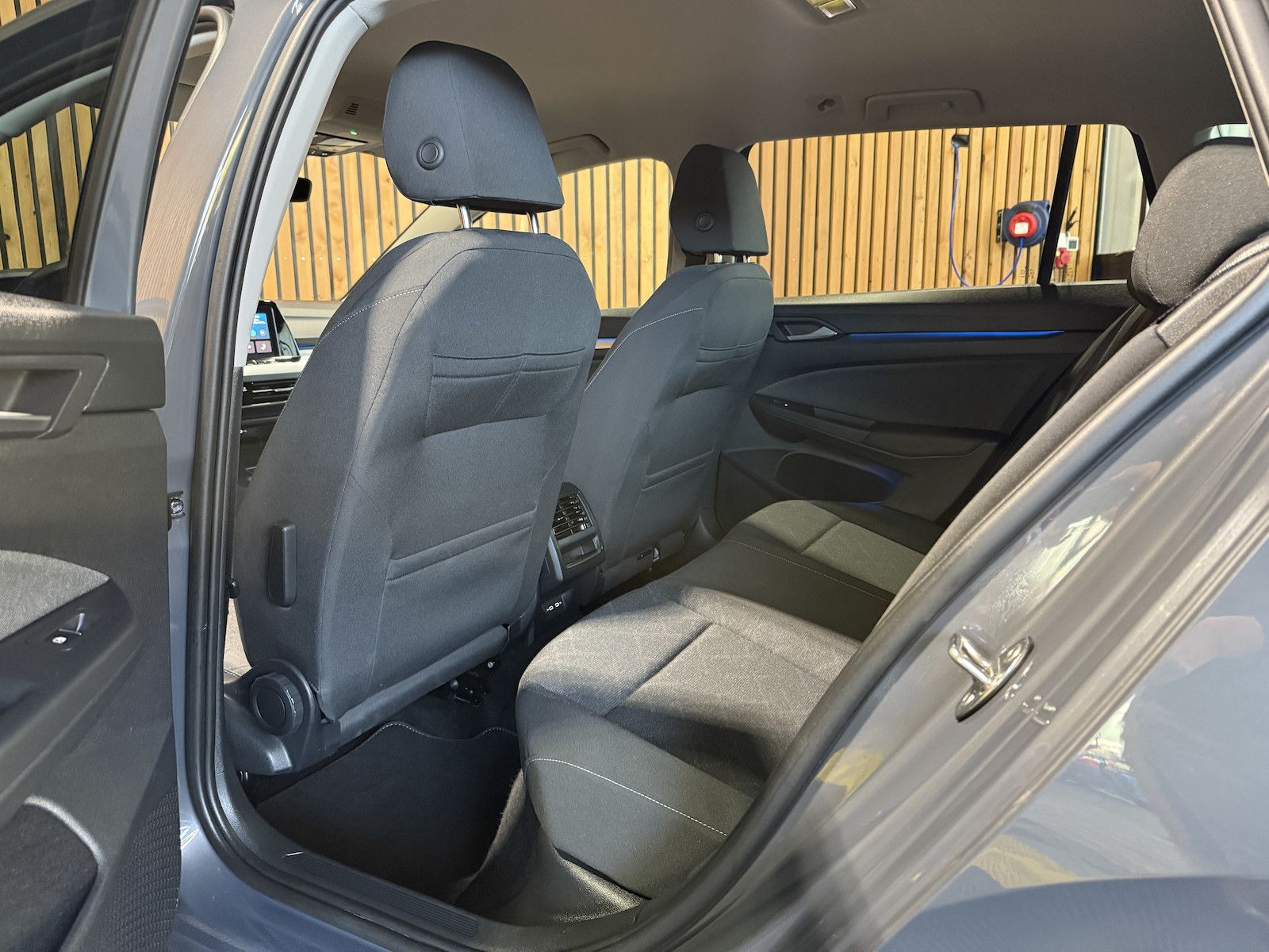 Fahrzeugabbildung Volkswagen Golf Variant 2,0 TDI DSG *Navi*ACC*LED*AHK*Kam*