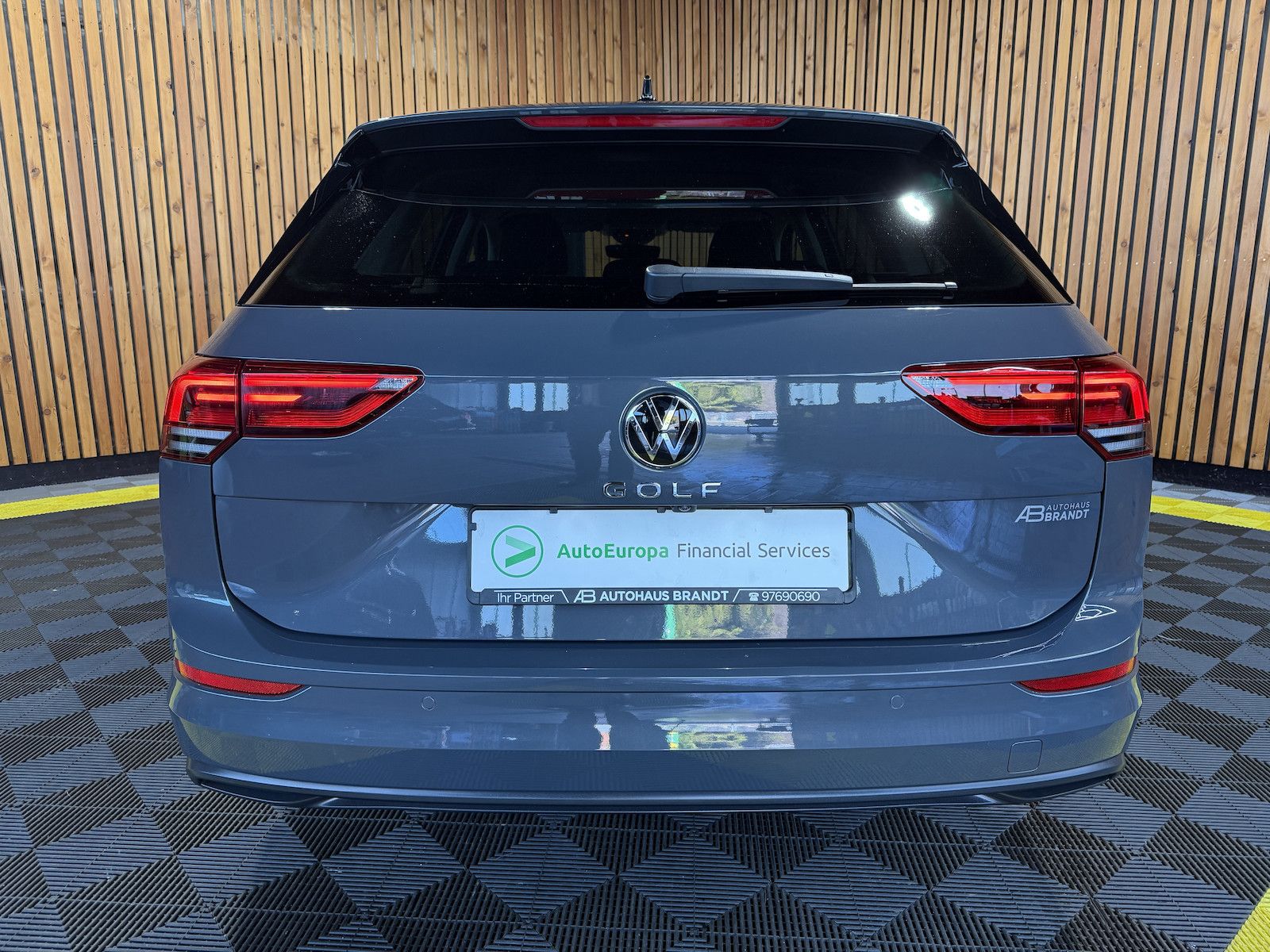 Fahrzeugabbildung Volkswagen Golf Variant 2,0 TDI DSG *Navi*ACC*LED*AHK*Kam*