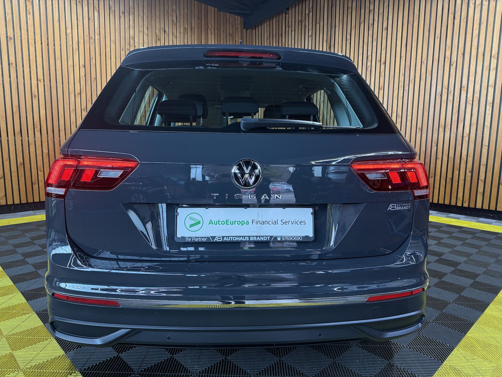 Fahrzeugabbildung Volkswagen Tiguan 2,0TDI Life DSG *Navi*ACC*Kam*LED*Virtual