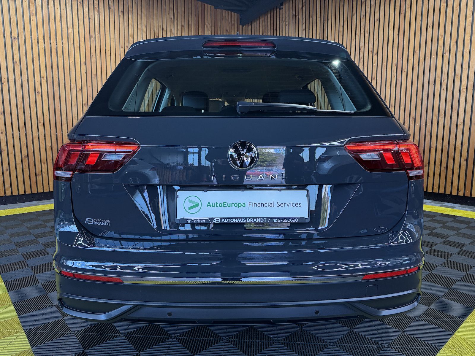 Fahrzeugabbildung Volkswagen Tiguan 1,5 TSI Life DSG Navi*ACC*Kam*LED*Virtual